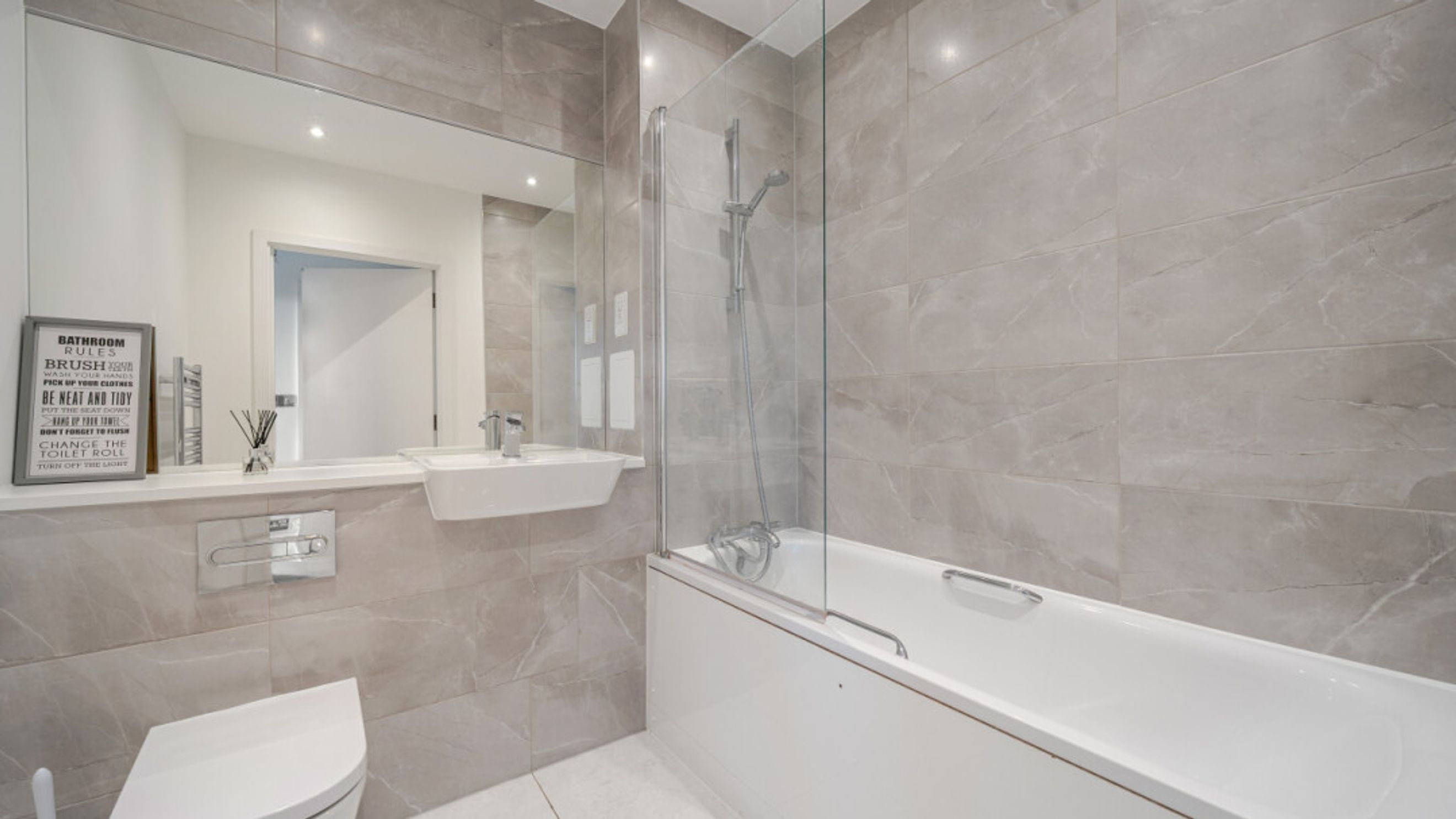 Property photo 14 of 30 for Newport House, Rainham,  