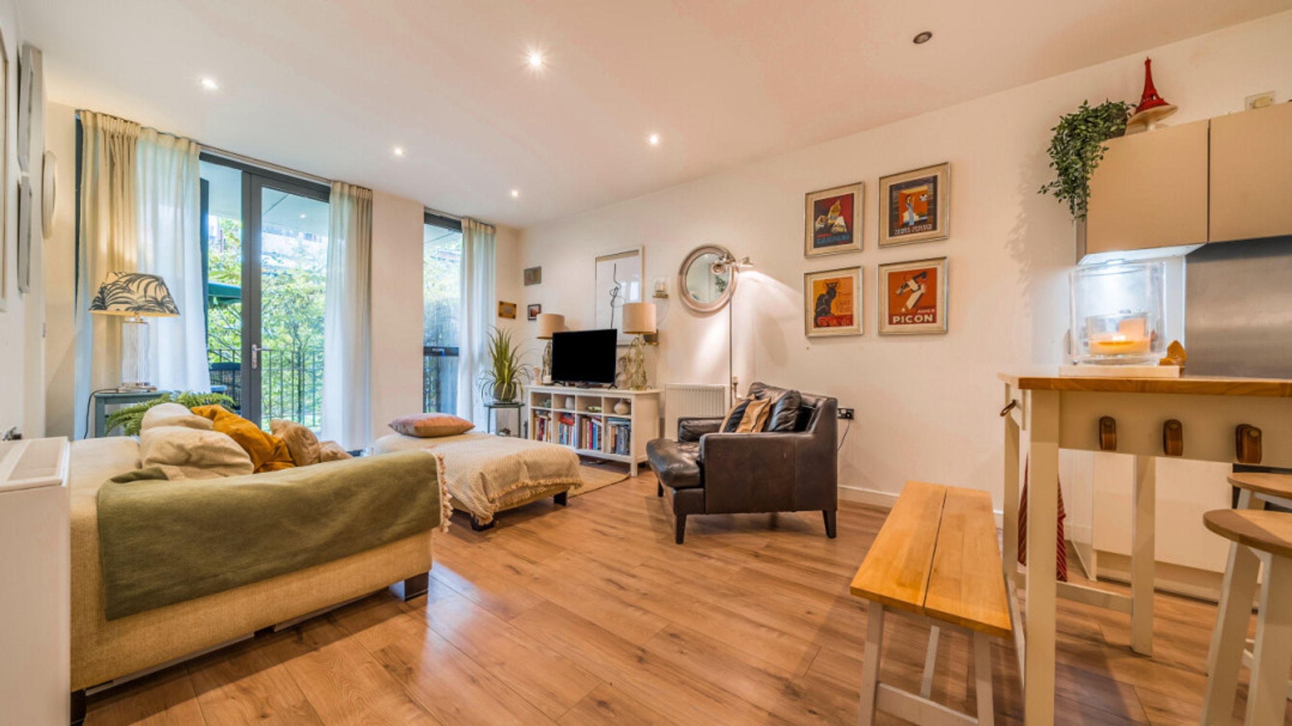 Property photo 4 of 32 for Osier House, Quebec Way, Canada Water,  