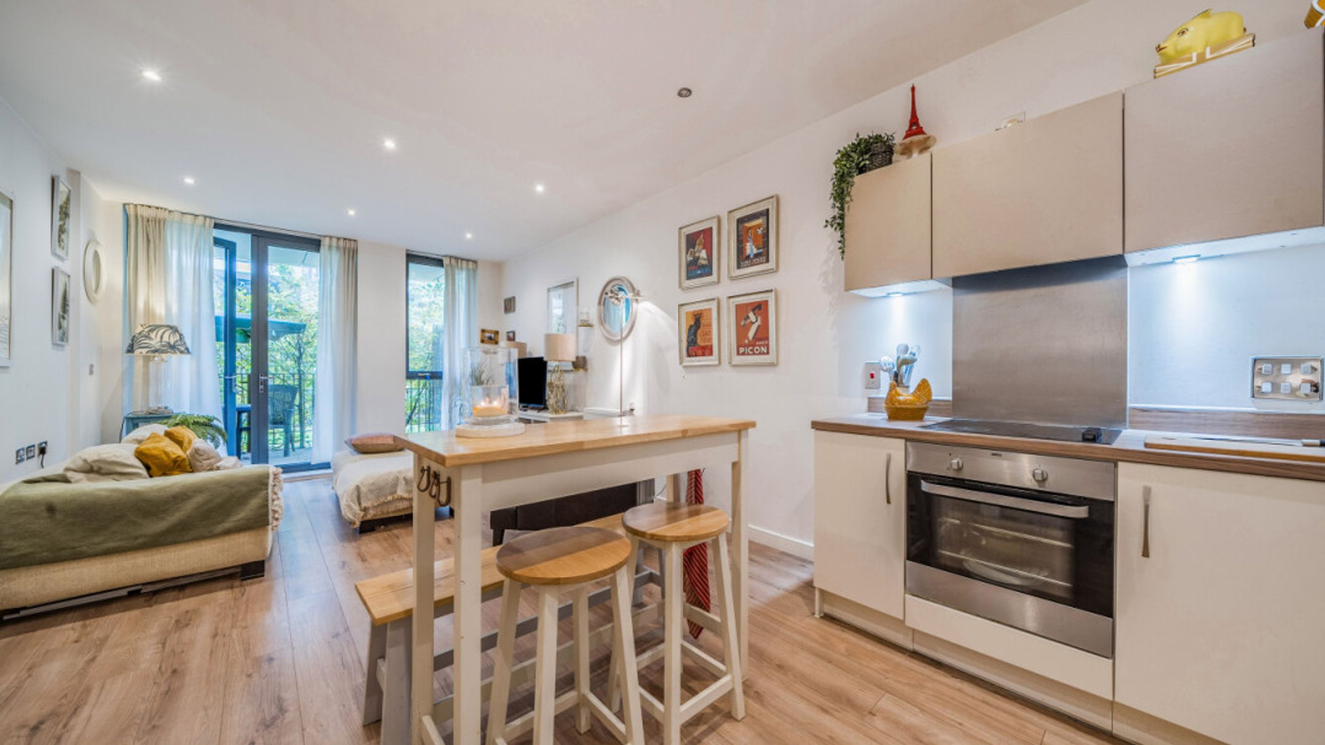 Property photo 5 of 32 for Osier House, Quebec Way, Canada Water,  