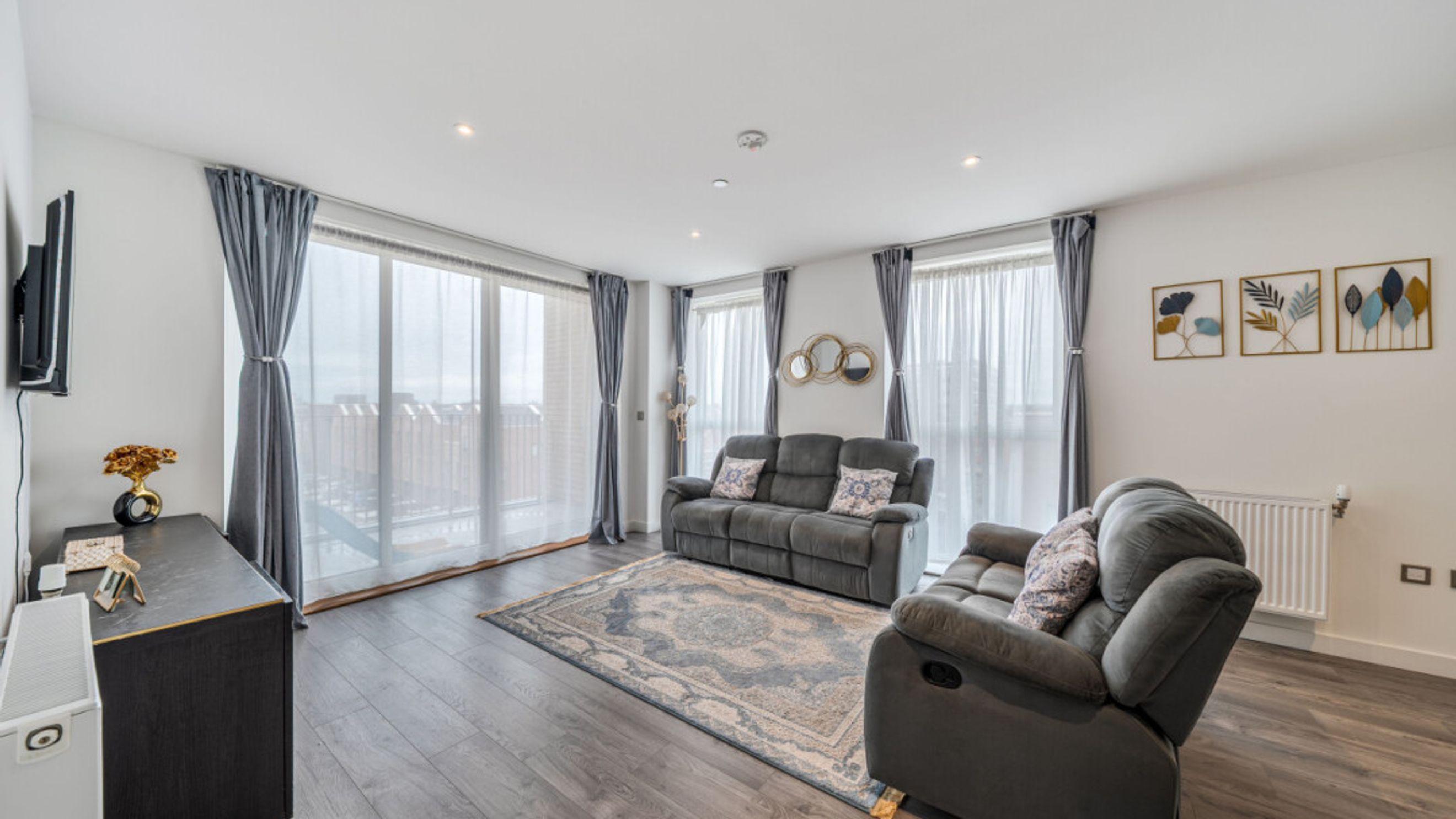 Property photo 1 of 27 for Verona House, Versailles Road, Beam Park,  