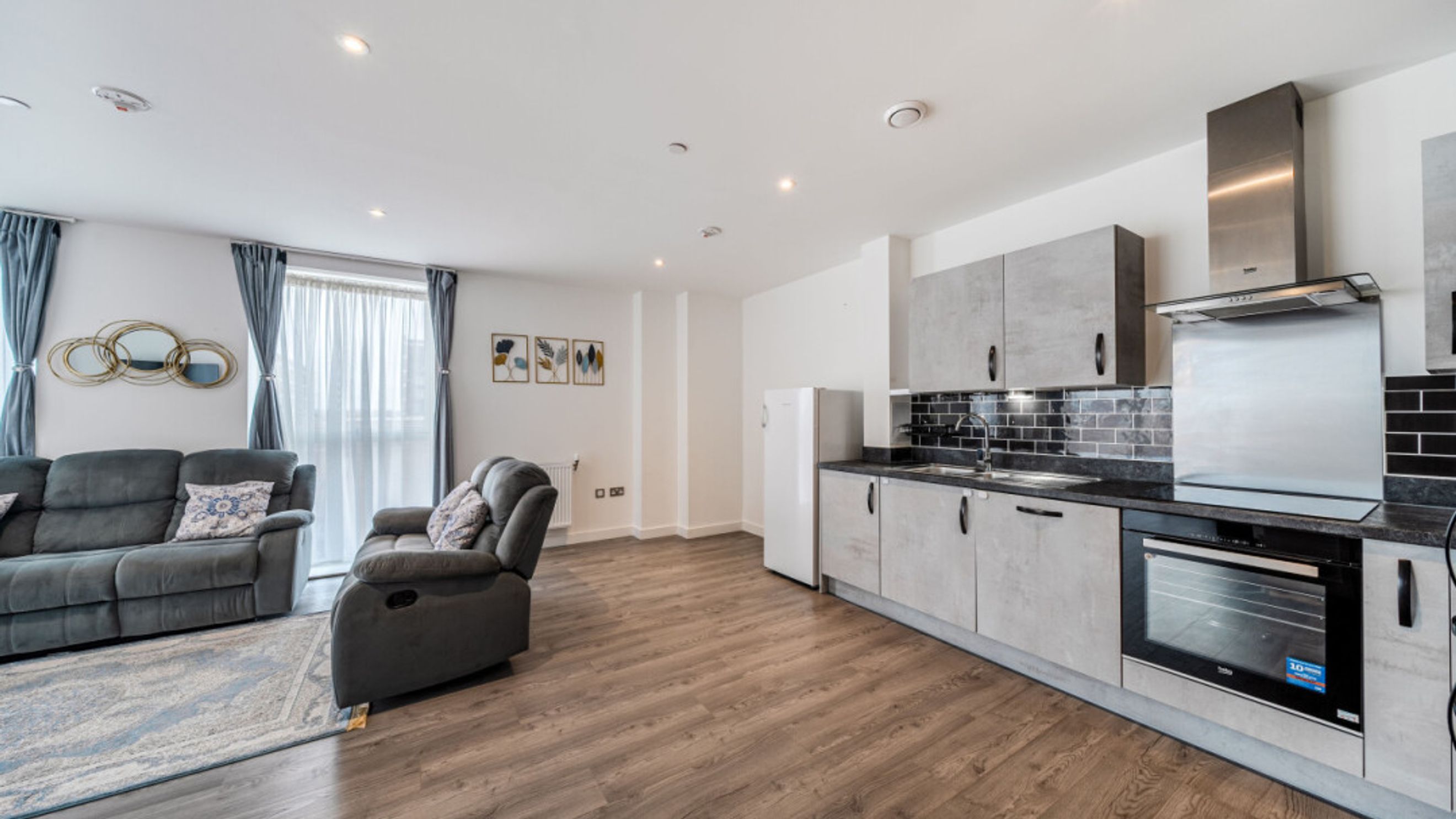 Property photo 5 of 27 for Verona House, Versailles Road, Beam Park,  