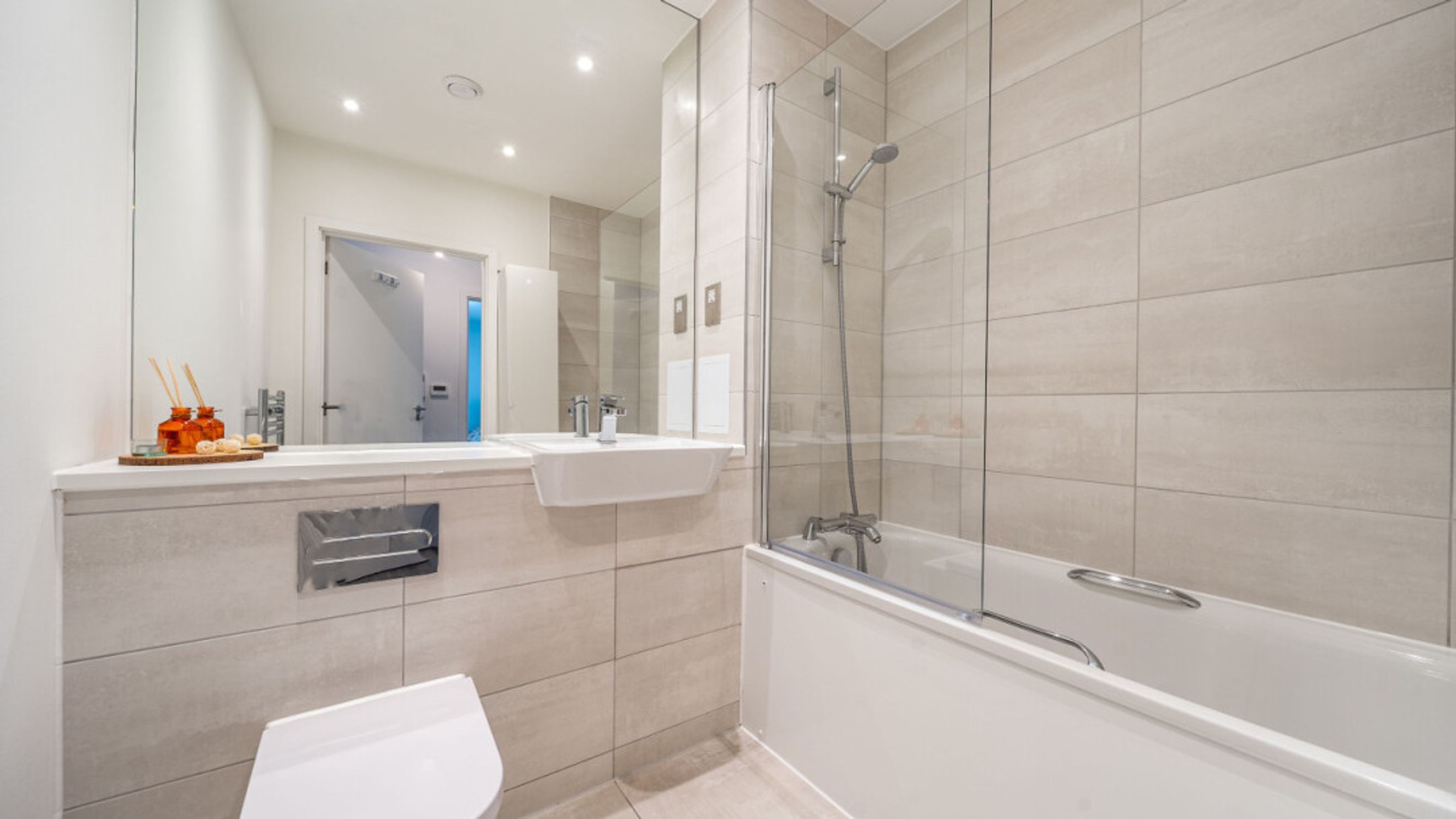 Property photo 11 of 27 for Verona House, Versailles Road, Beam Park,  