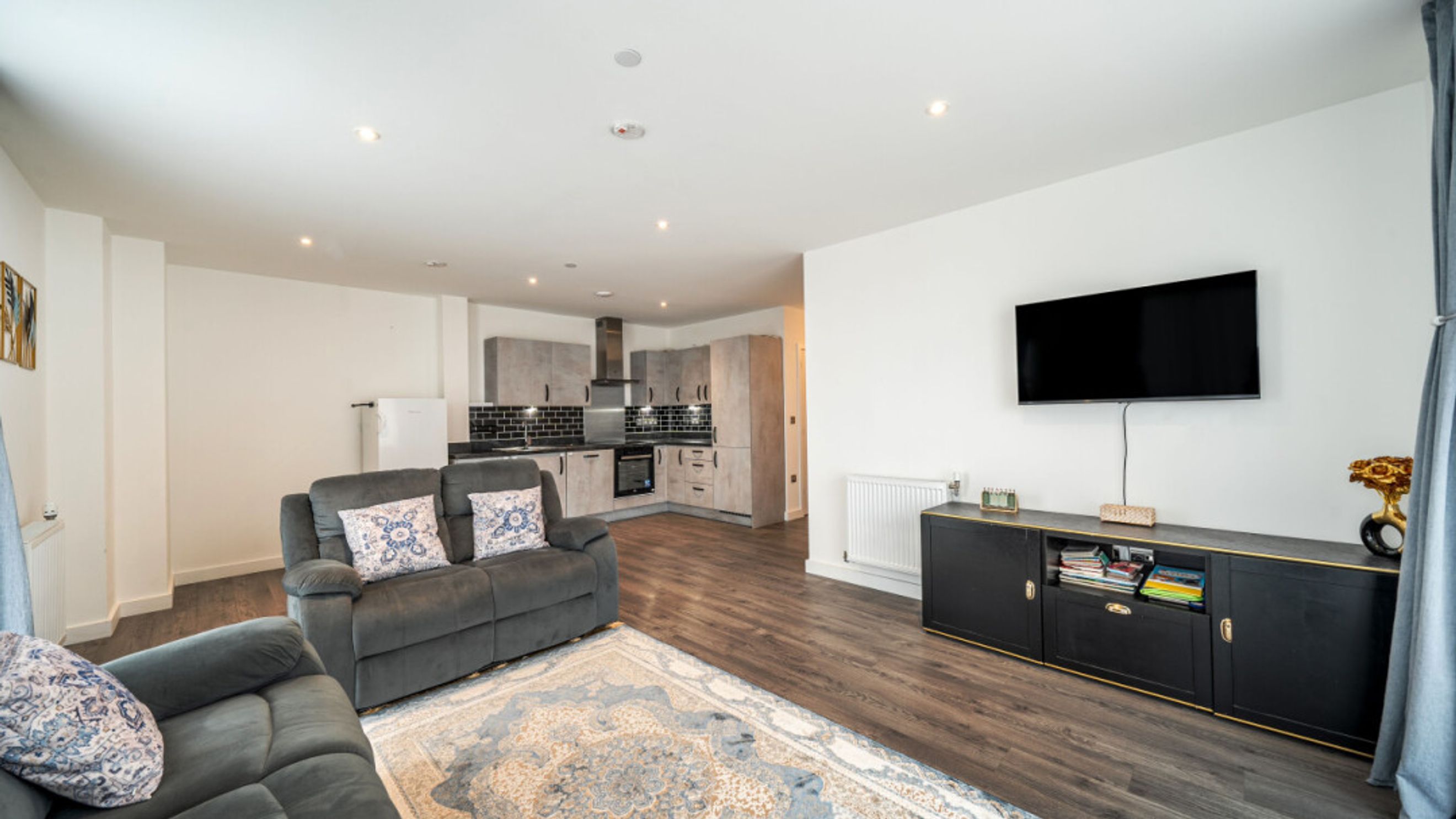 Property photo 18 of 27 for Verona House, Versailles Road, Beam Park,  