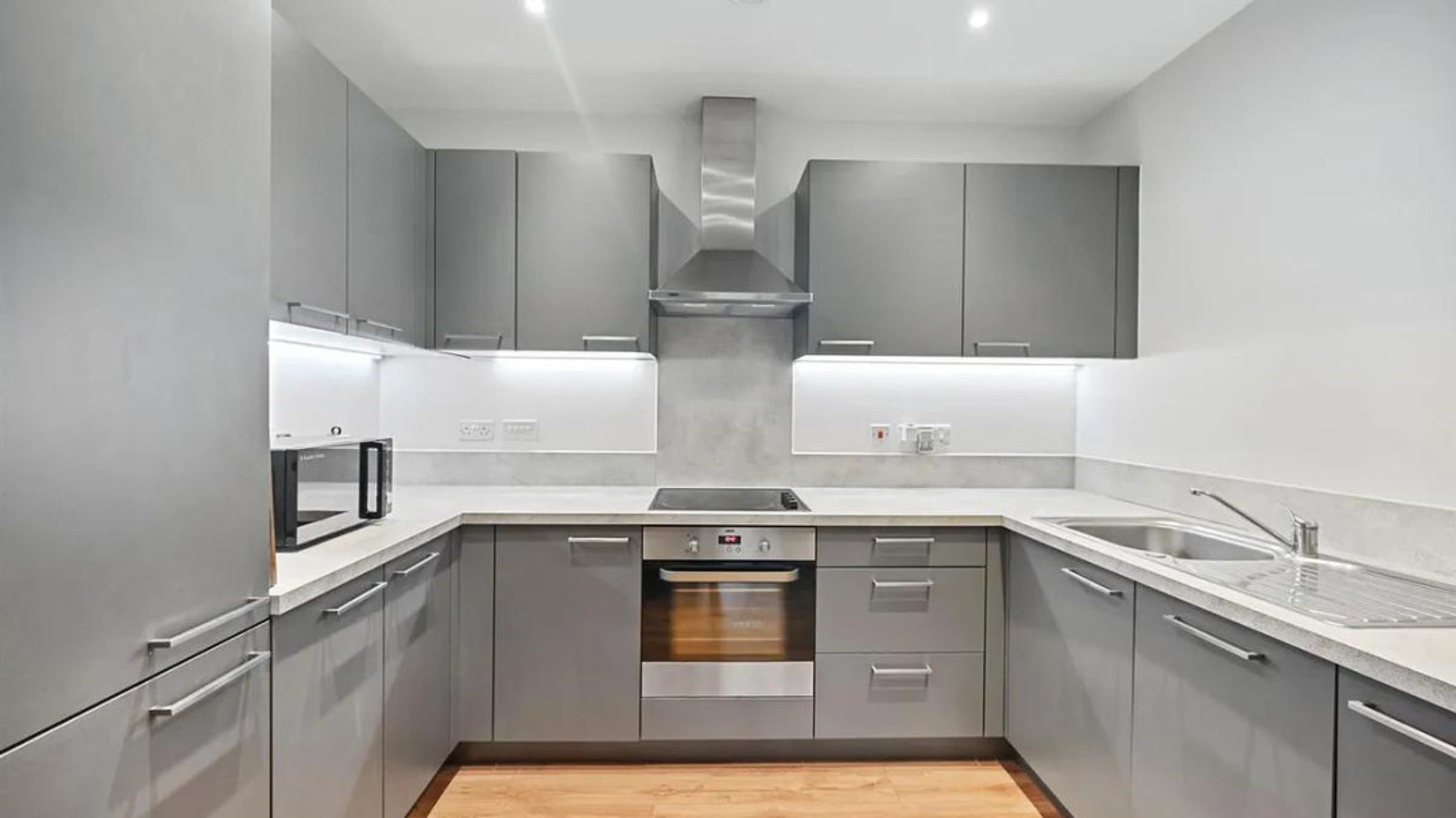 Property photo 10 of 16 for London NW3 7AW, London,  