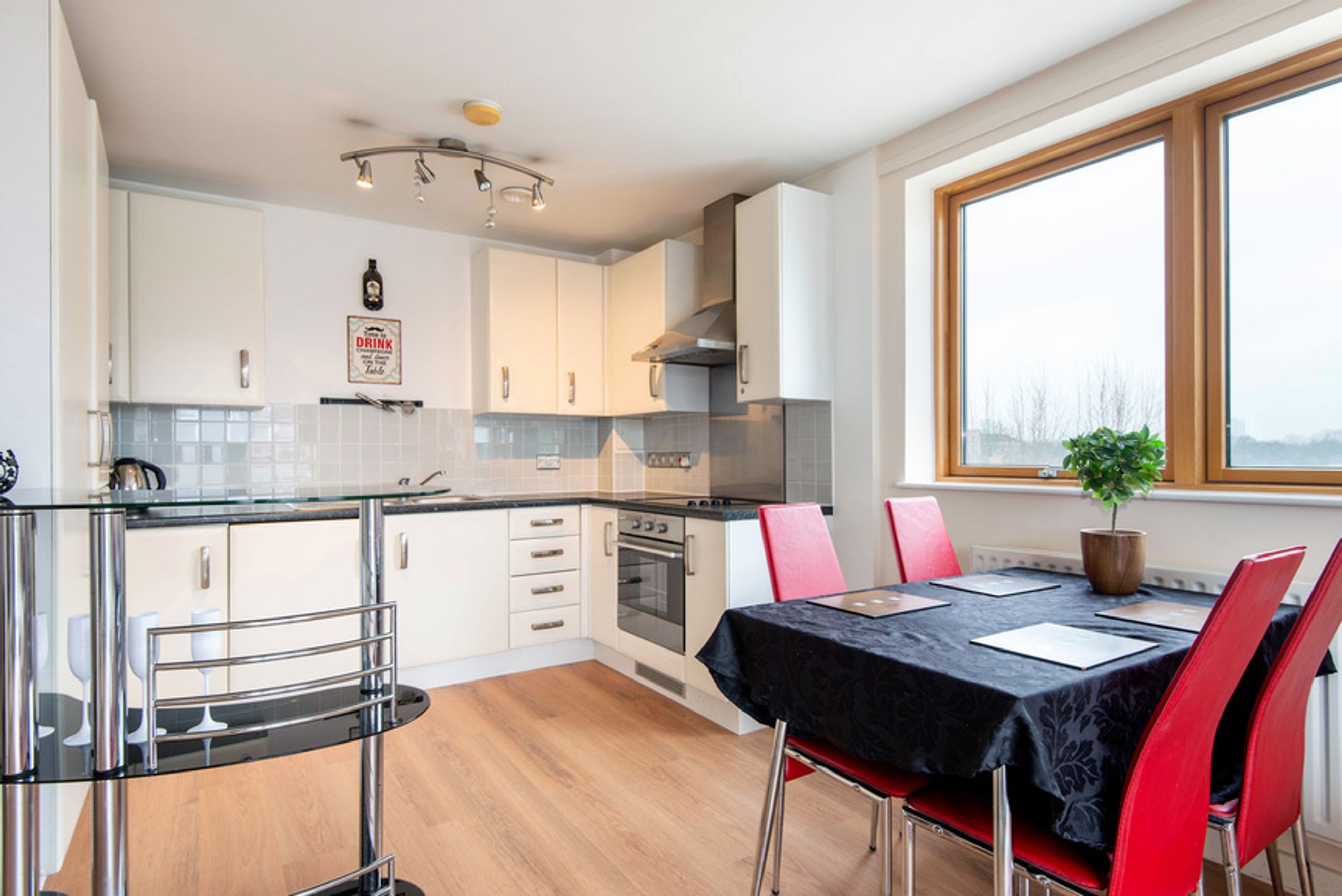 Property photo 6 of 13 for Biggs Square, Felstead Street