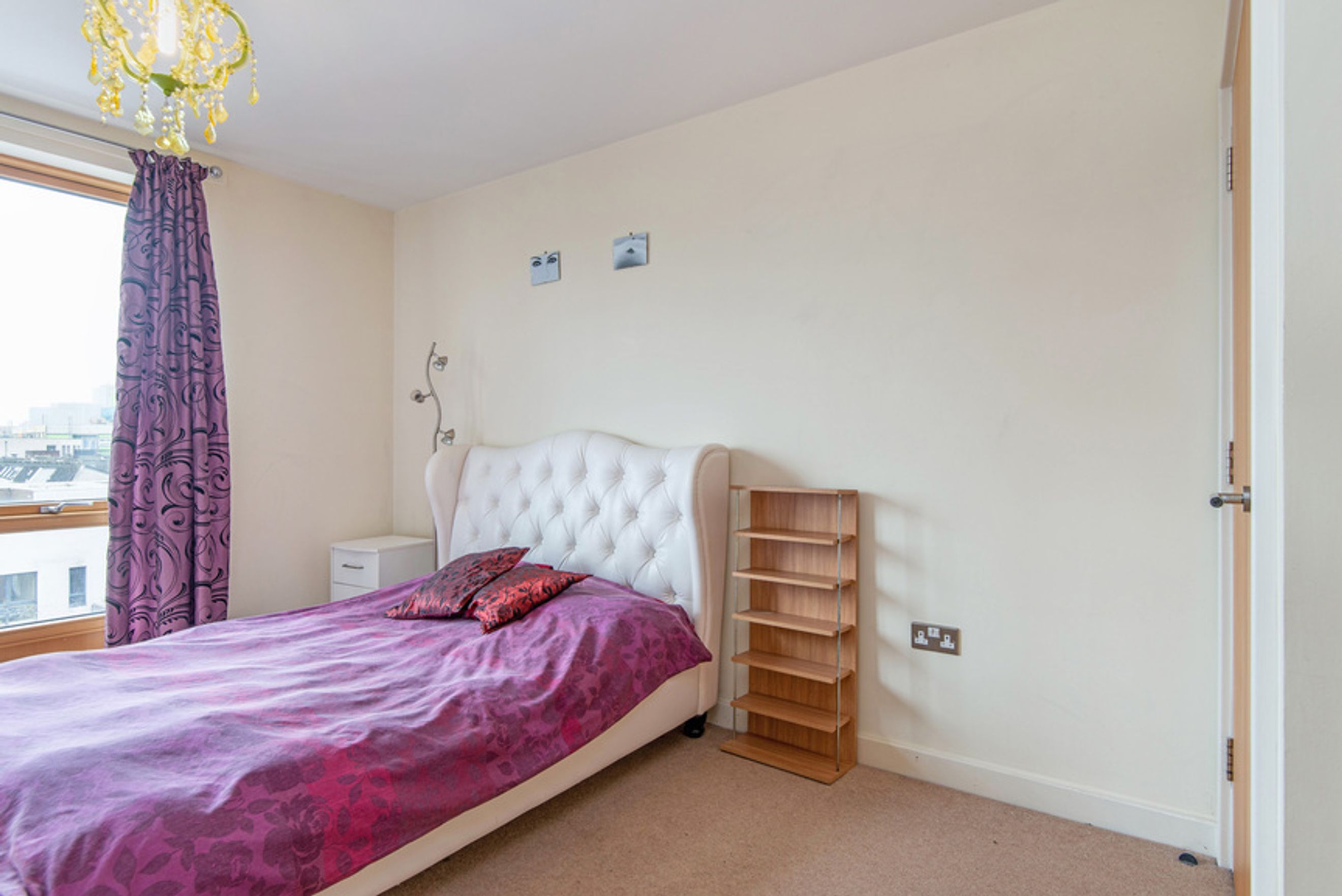 Property photo 8 of 13 for Biggs Square, Felstead Street