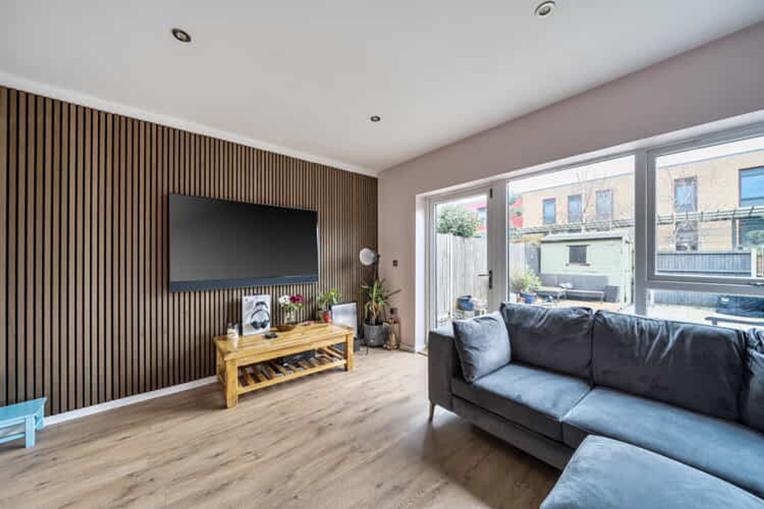 Property photo 2 of 21 for Calvert Mews, Dagenham