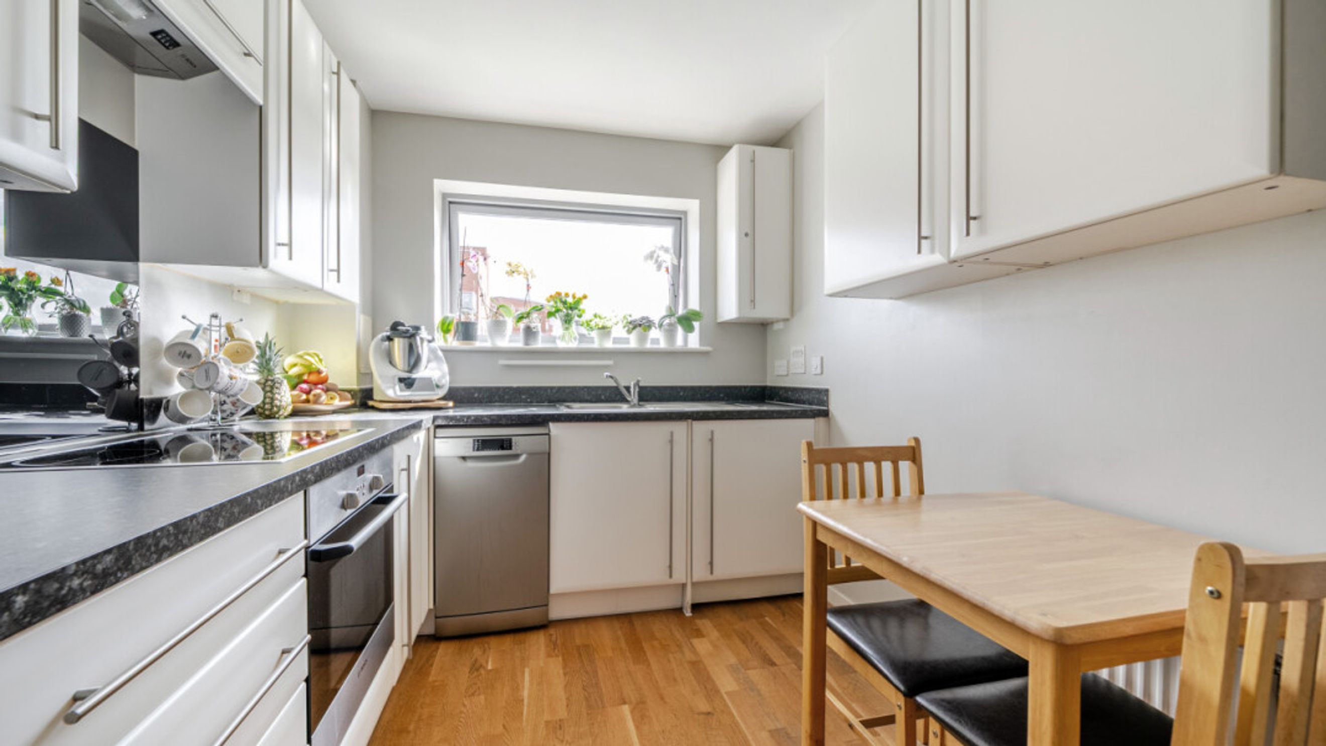 Property photo 5 of 36 for Serpentine Close, Chadwell Heath,  