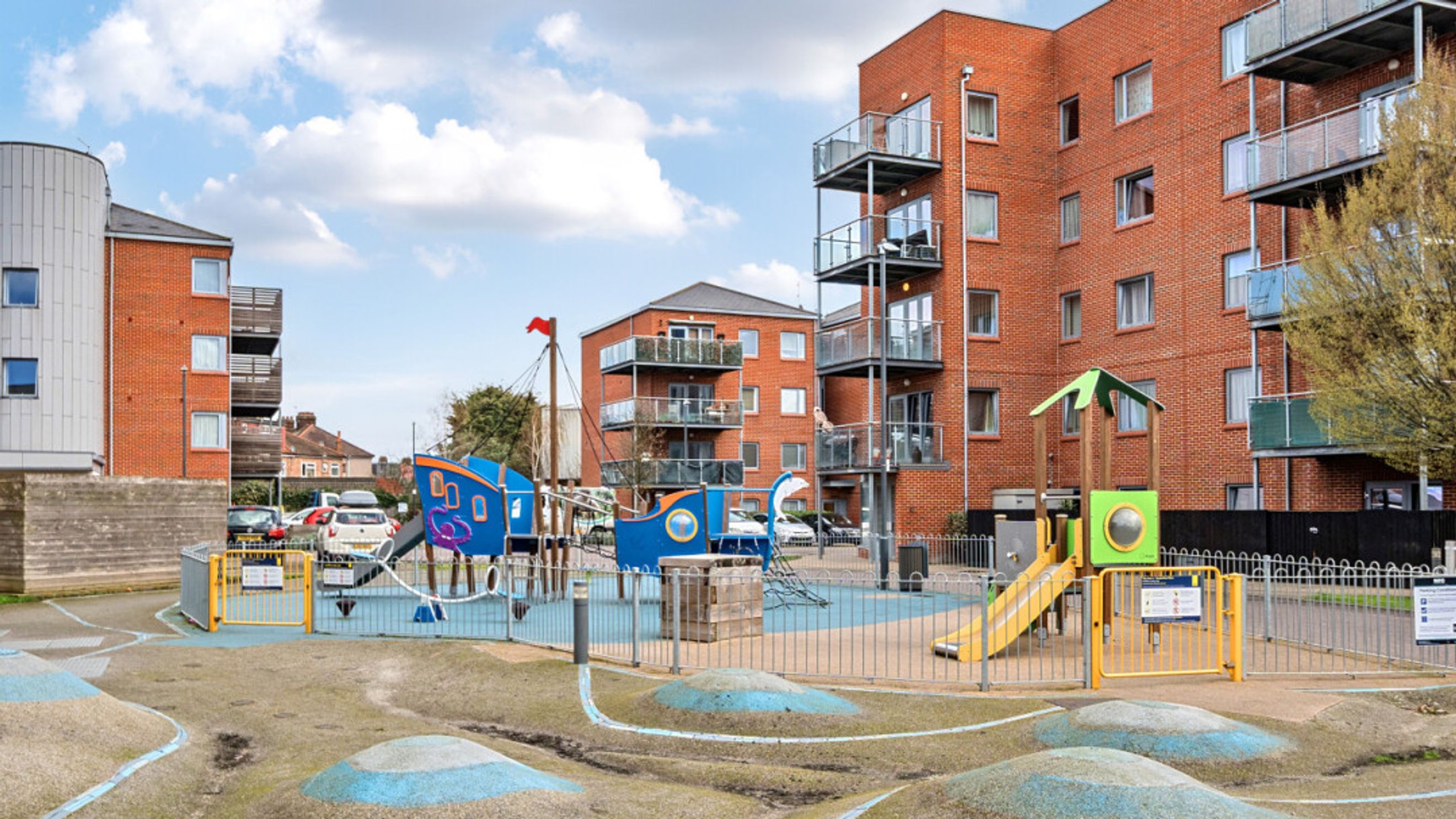 Property photo 17 of 36 for Serpentine Close, Chadwell Heath,  