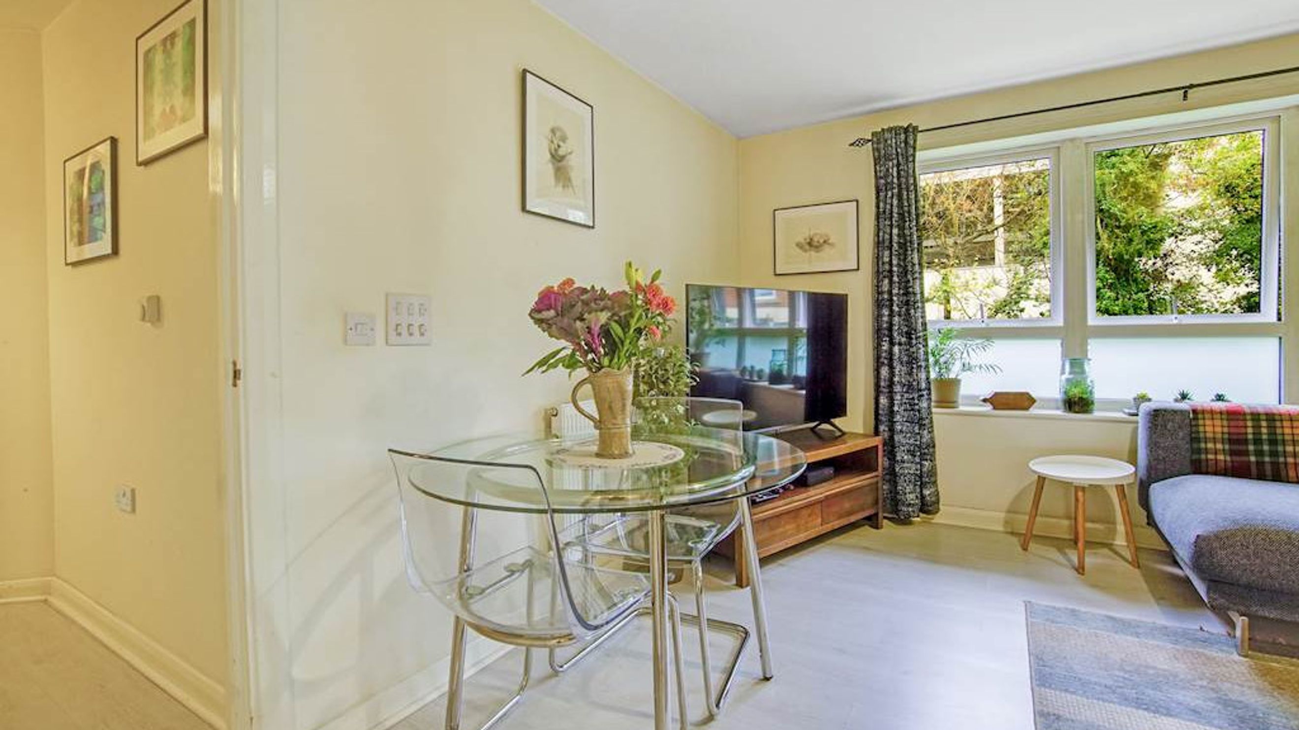 Property photo 6 of 25 for 21 Orchard Grove, Orpington,  