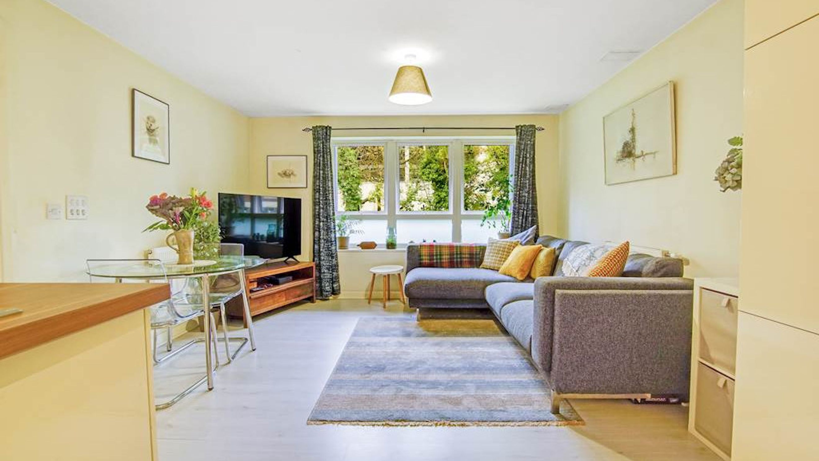 Property photo 4 of 25 for 21 Orchard Grove, Orpington,  