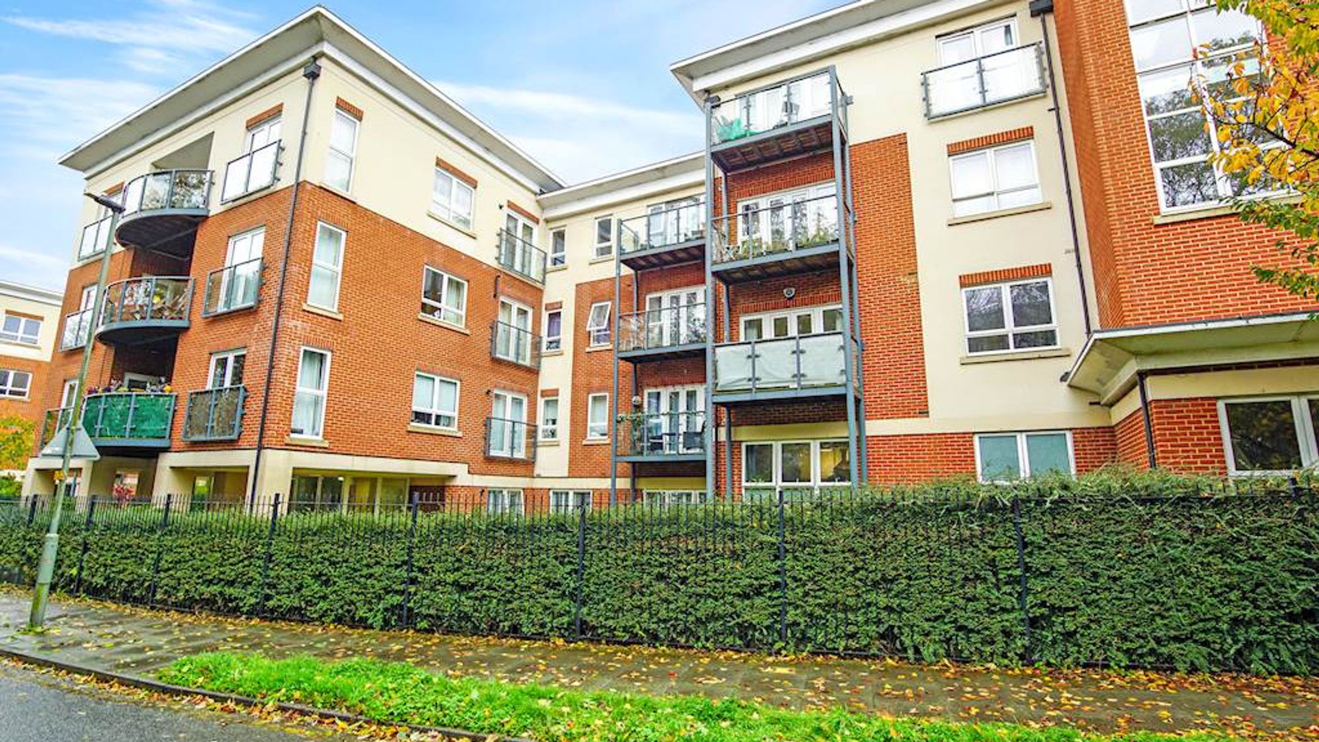 Property photo 1 of 25 for 21 Orchard Grove, Orpington,  