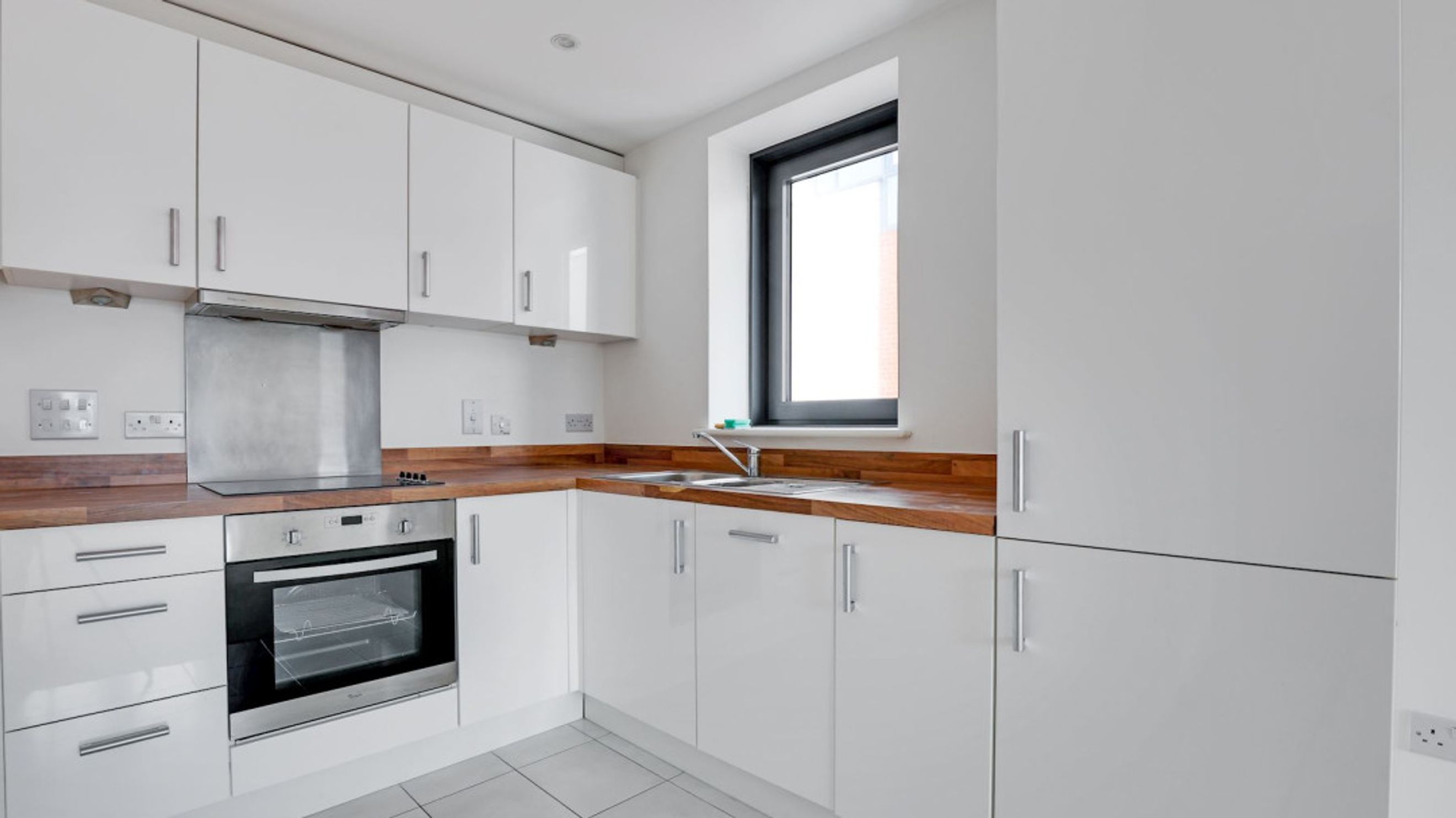 Property photo 24 of 30 for 50 Putney Hill, London, London,  