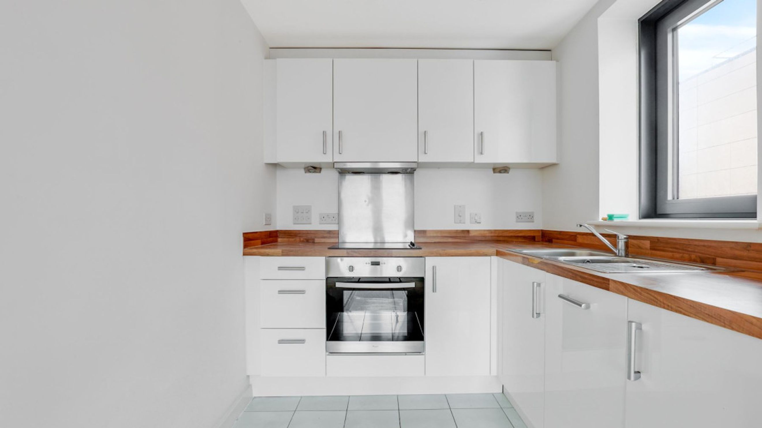 Property photo 23 of 30 for 50 Putney Hill, London, London,  