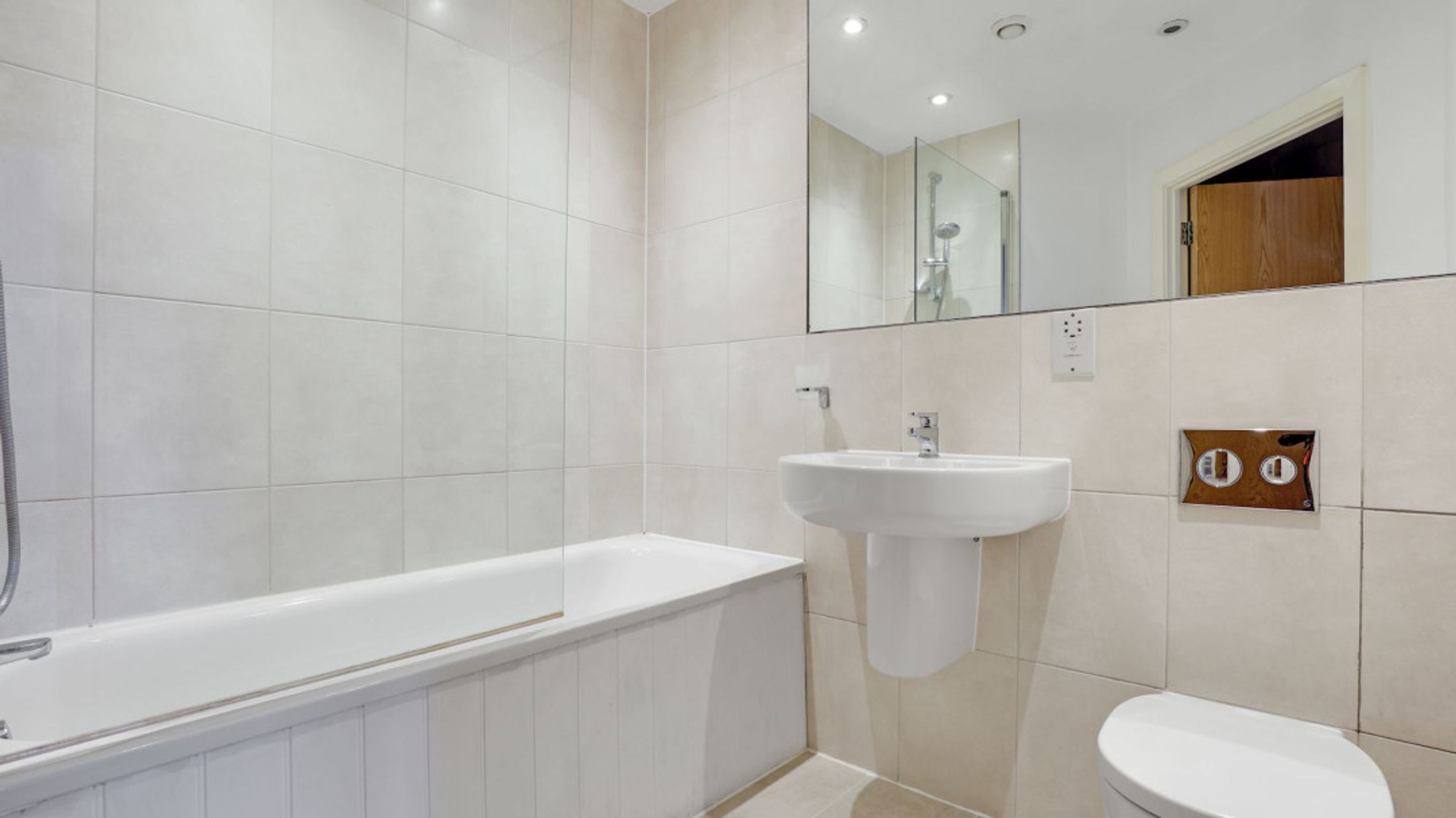 Property photo 28 of 30 for 50 Putney Hill, London, London,  