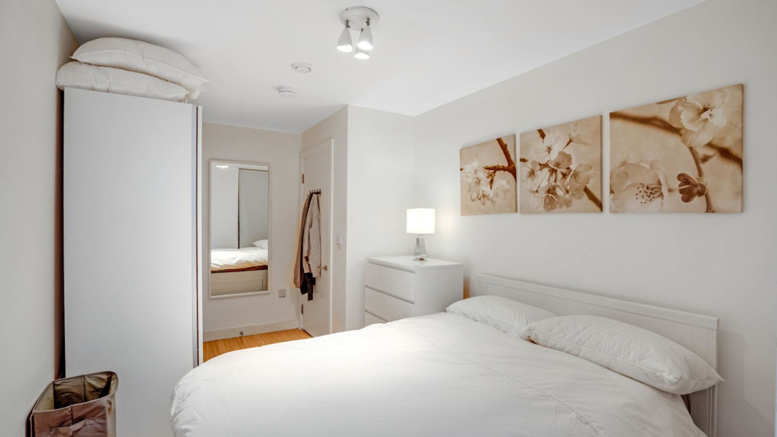 Property photo 20 of 26 for 7 Gatliff Road, London,  