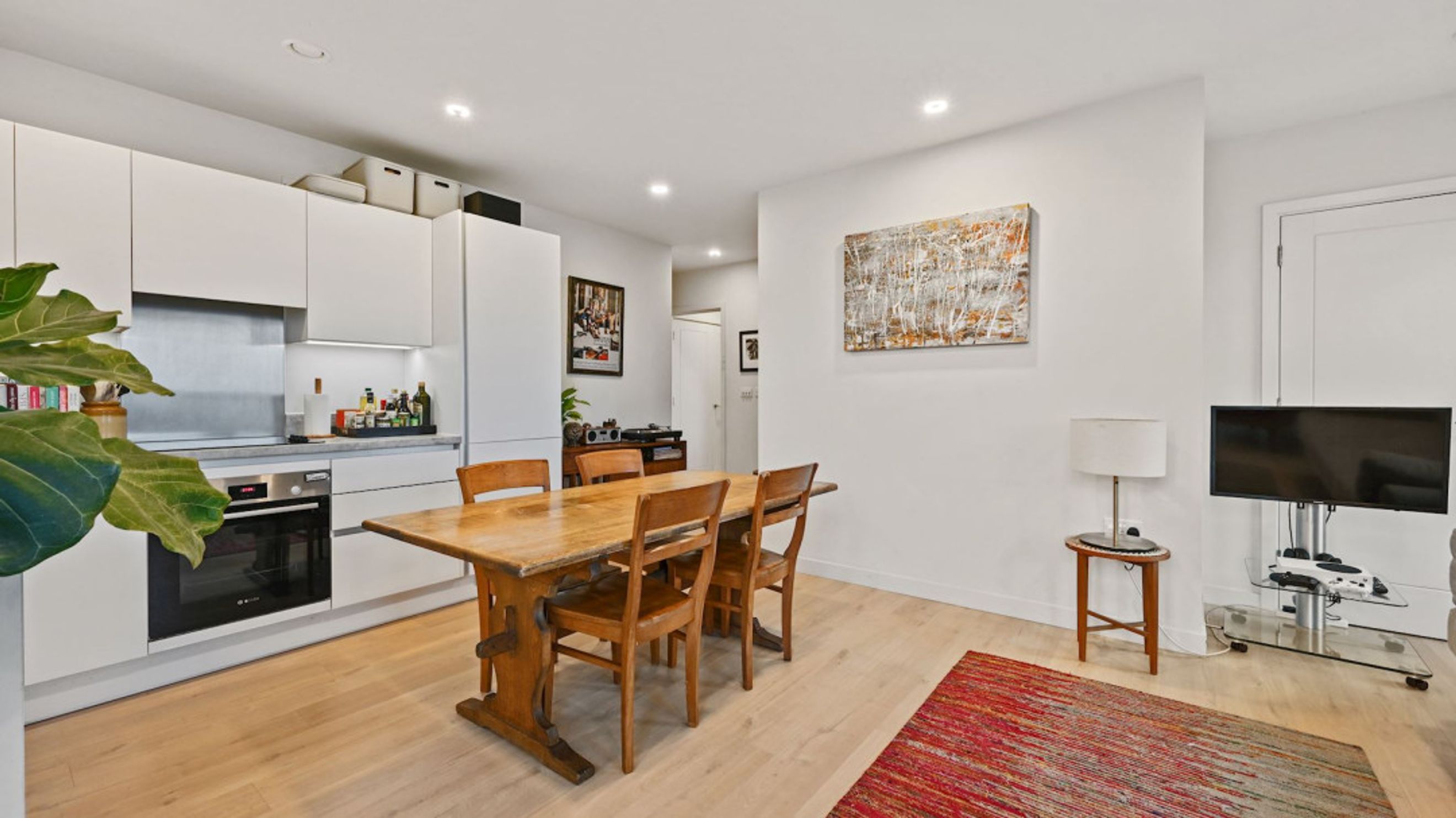 Property photo 4 of 15 for Middle Road, London,  