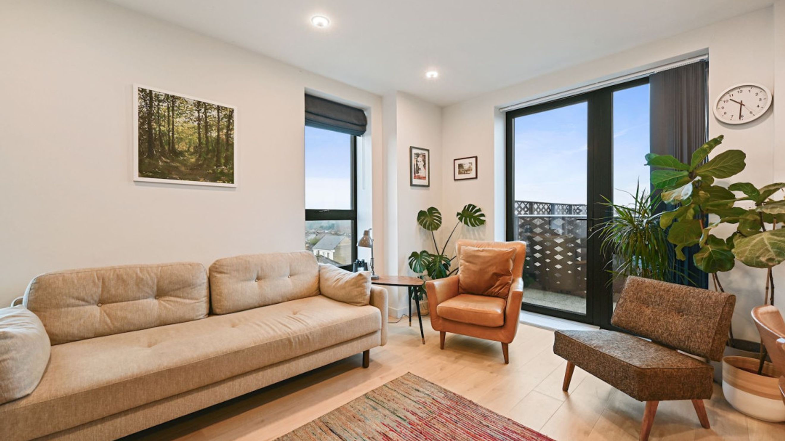 Property photo 1 of 15 for Middle Road, London,  