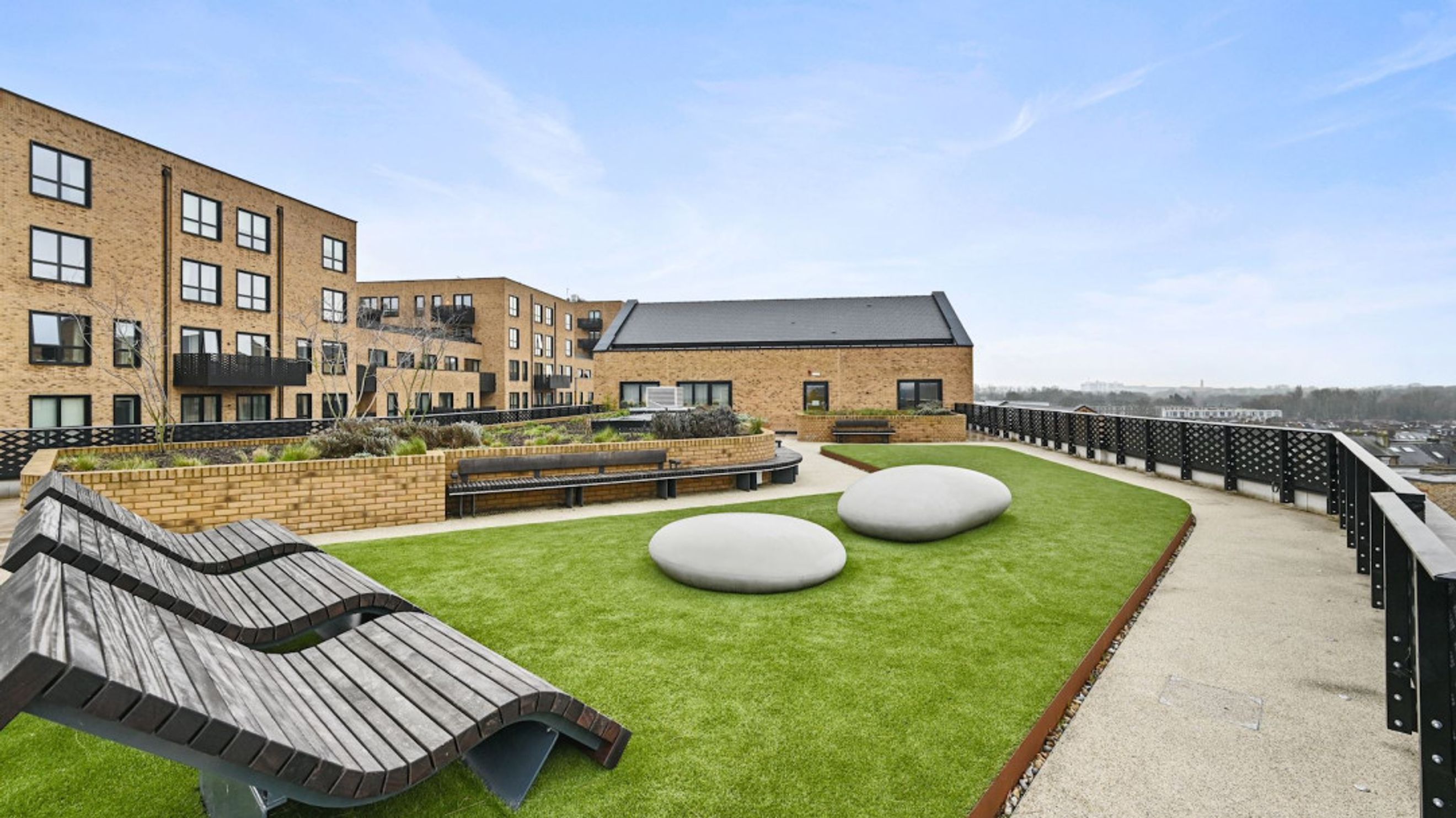 Property photo 14 of 15 for Middle Road, London,  