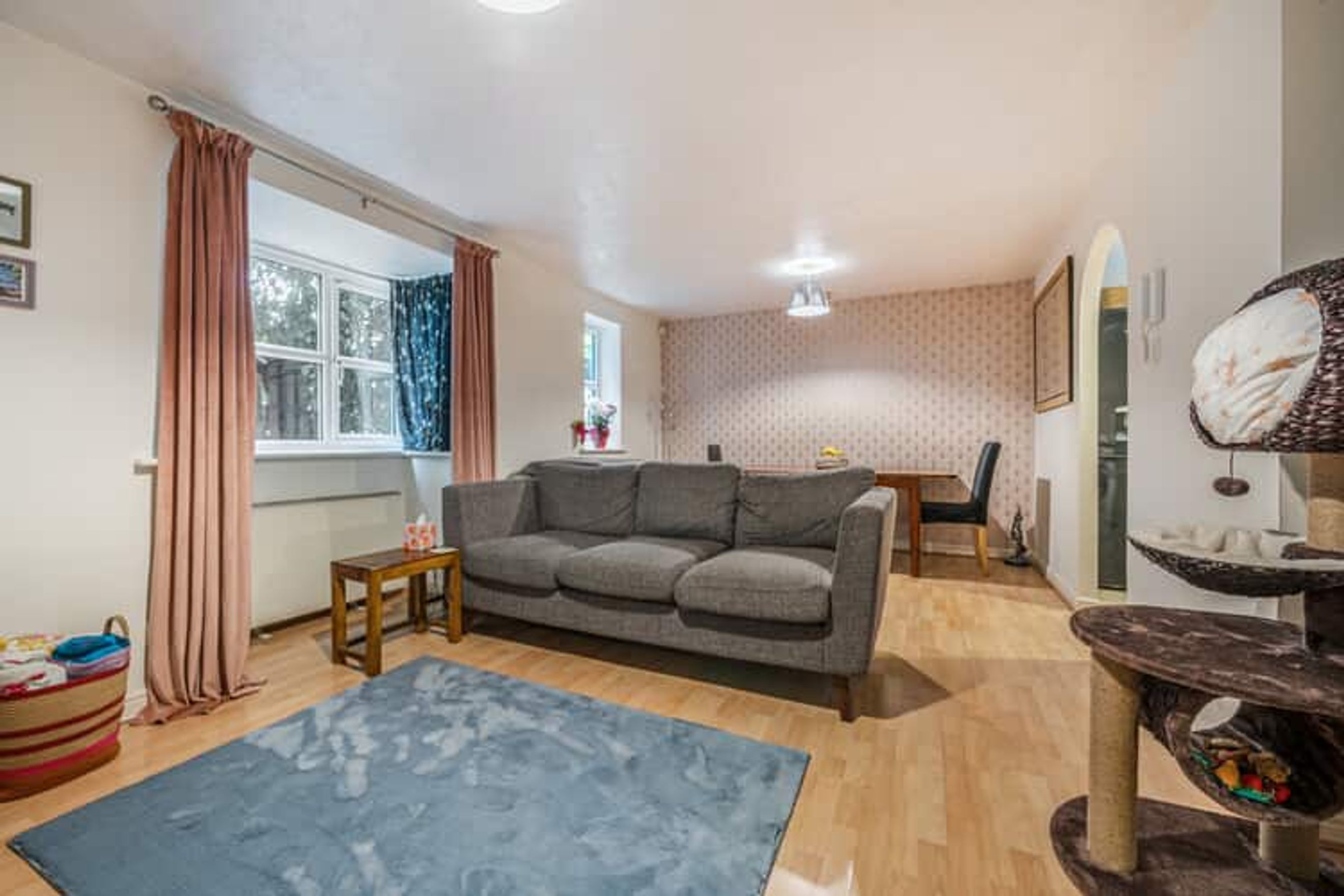 Property photo 2 of 19 for Lee Close, Barnet