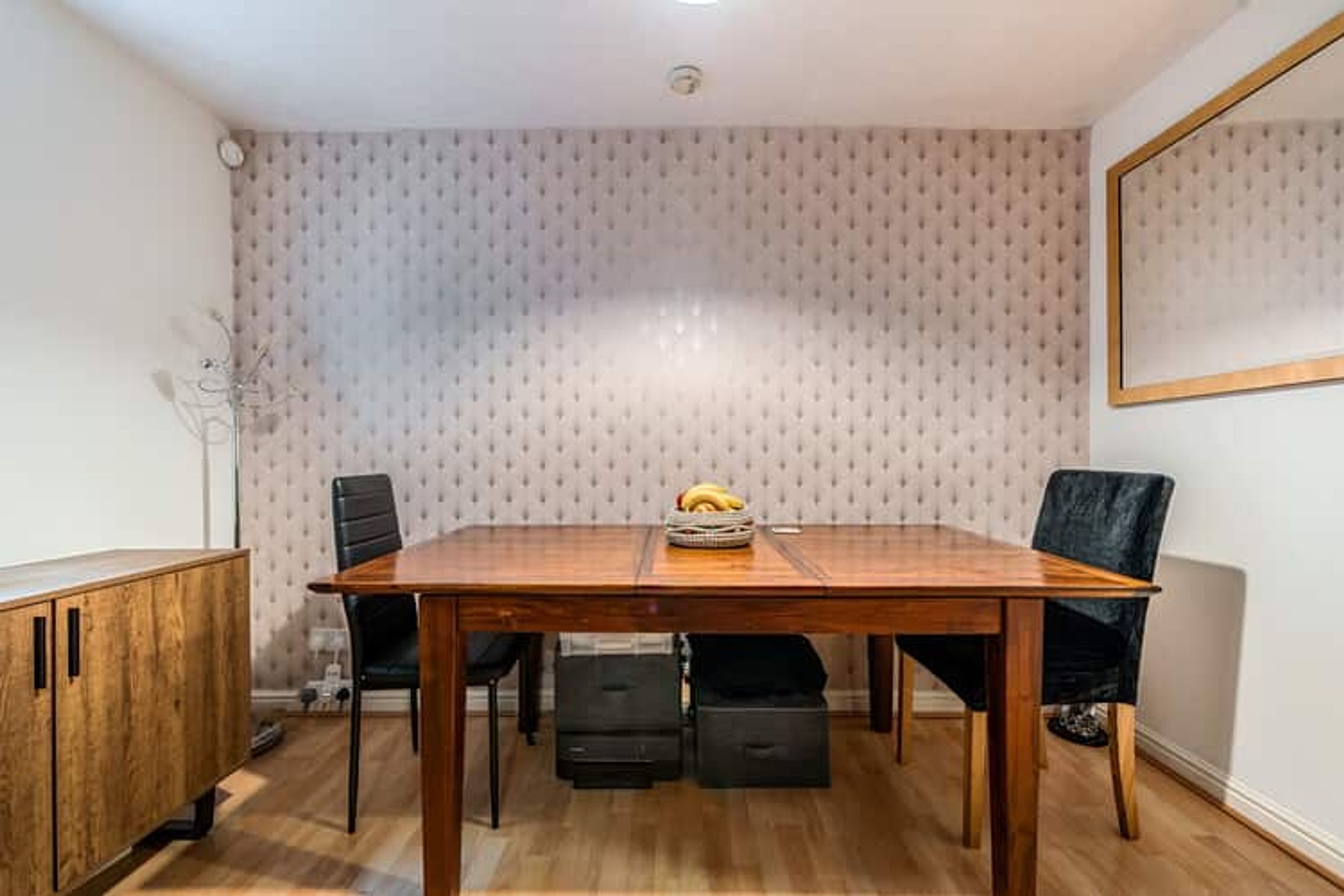 Property photo 5 of 19 for Lee Close, Barnet