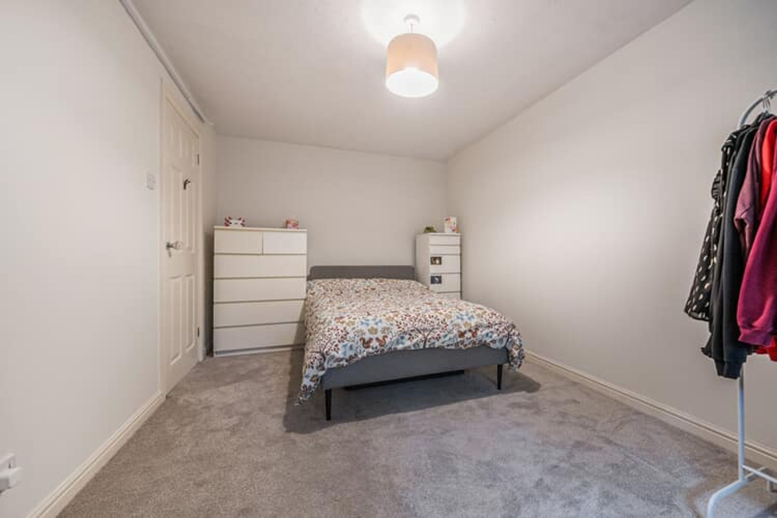 Property photo 11 of 19 for Lee Close, Barnet