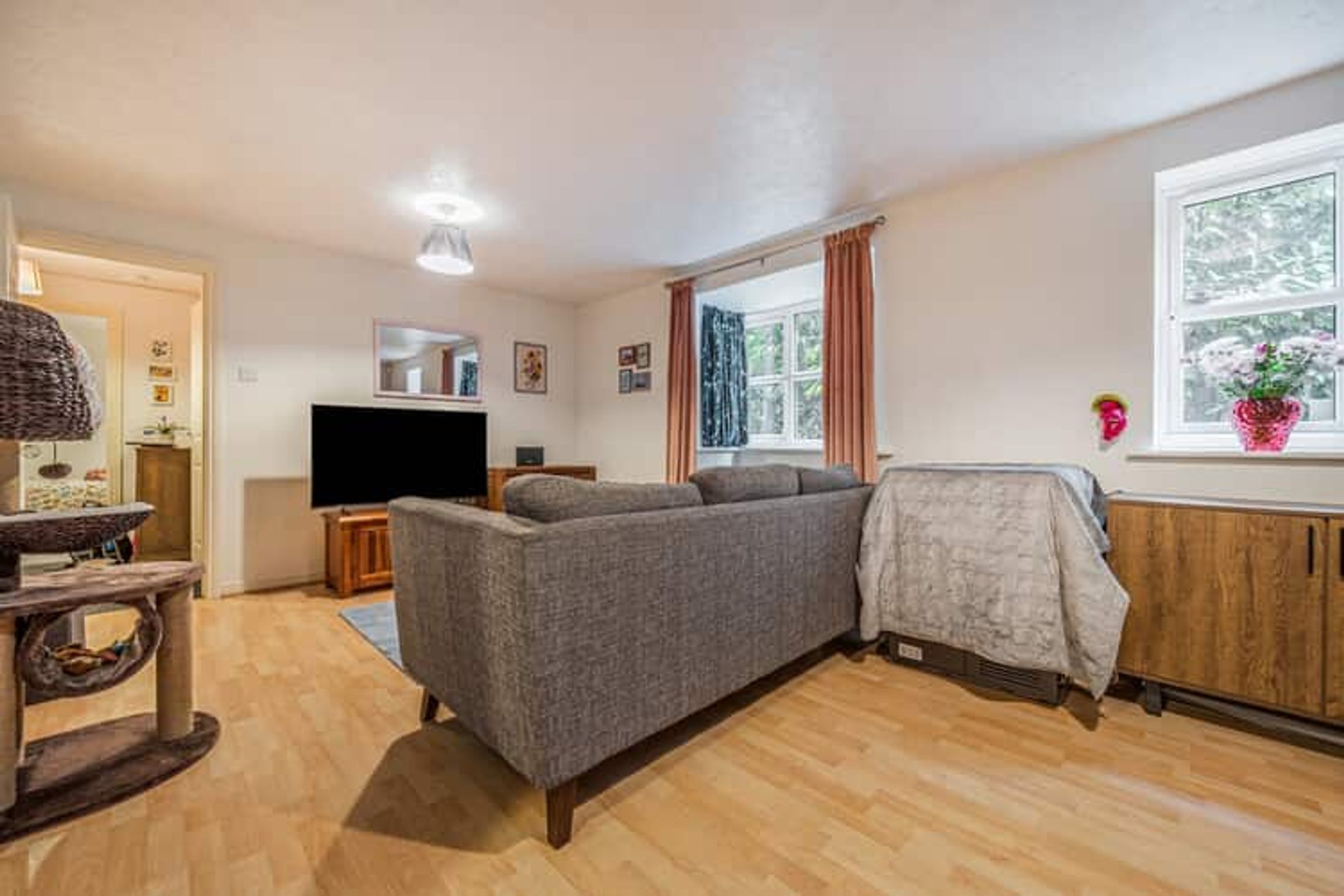 Property photo 4 of 19 for Lee Close, Barnet