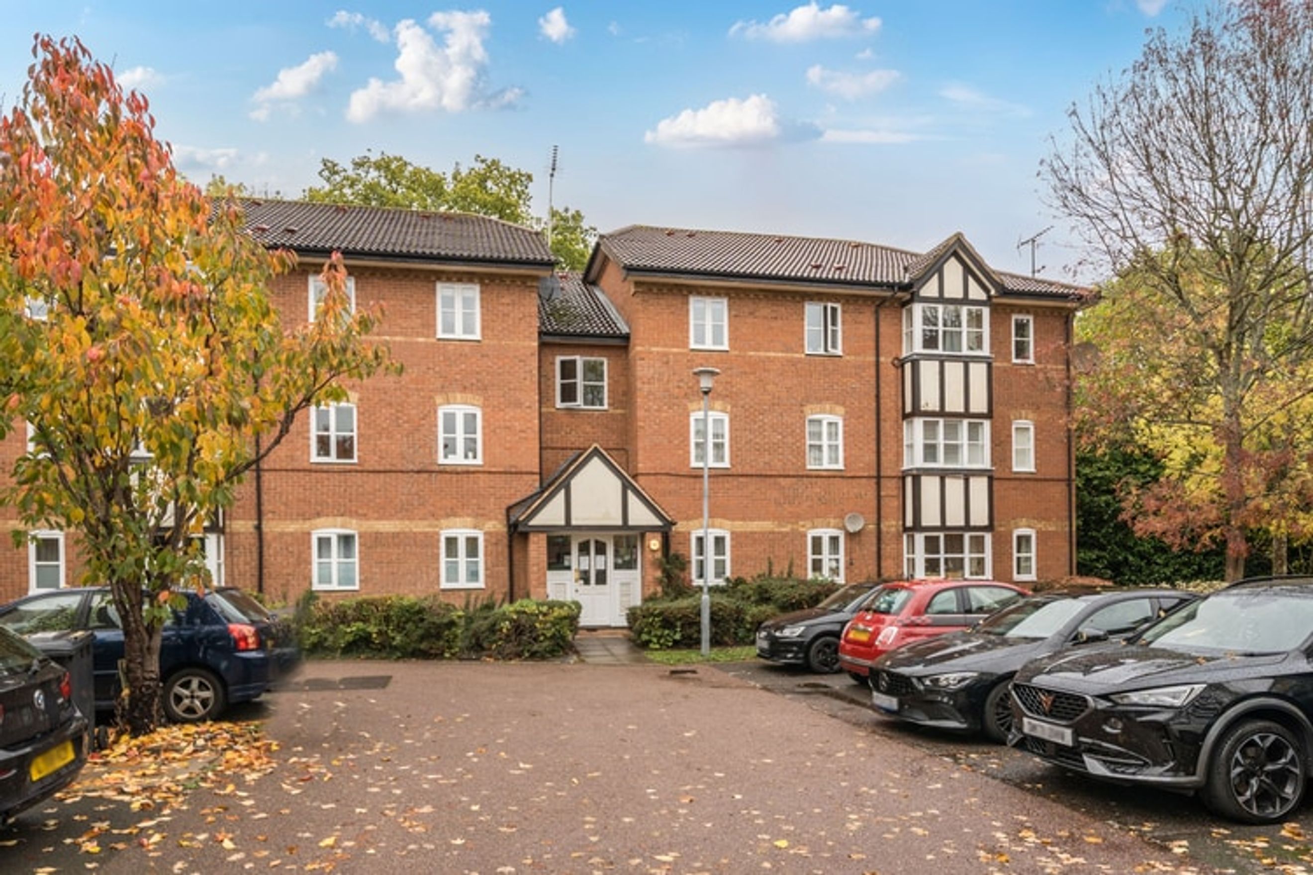 Property photo 18 of 19 for Lee Close, Barnet