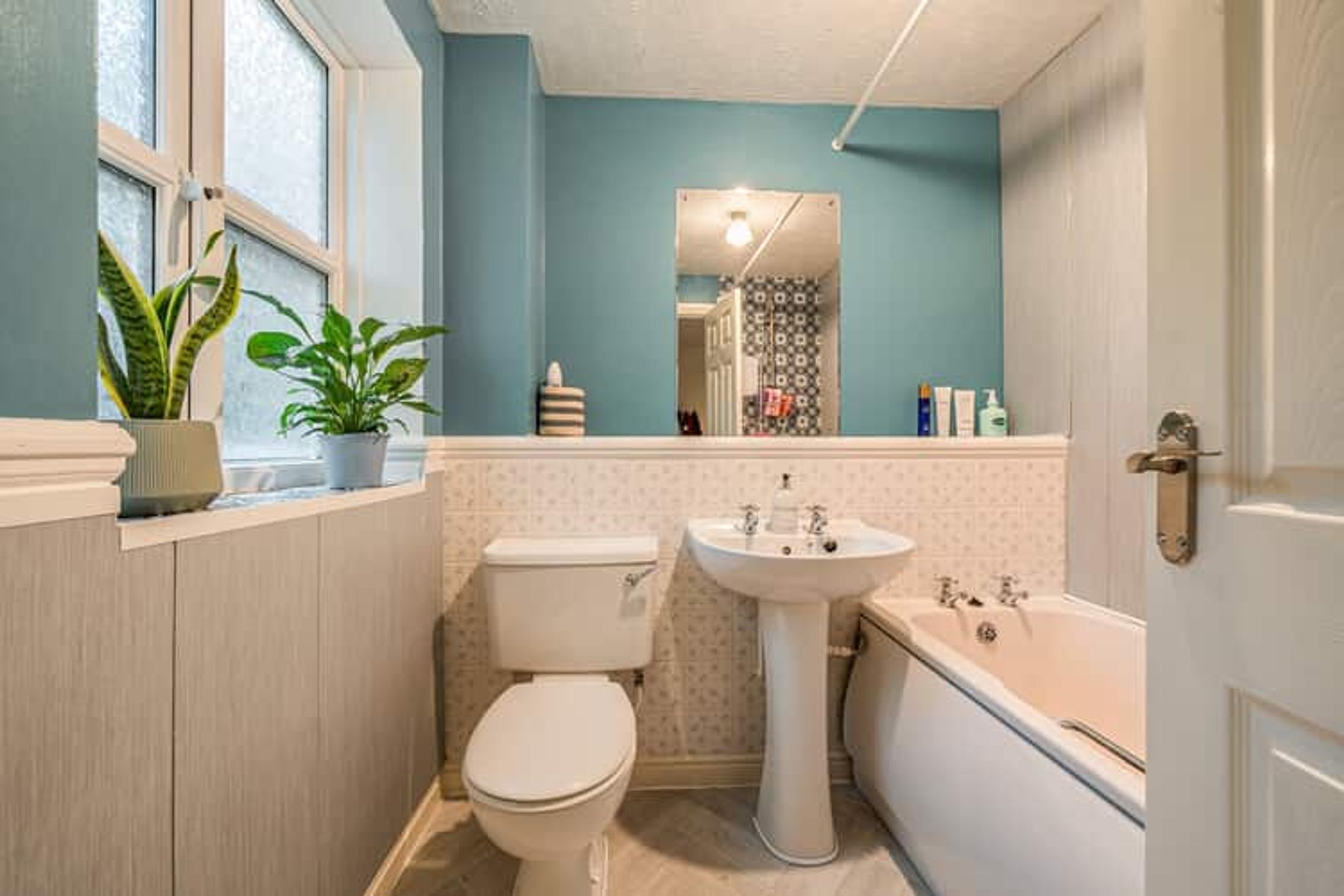 Property photo 14 of 19 for Lee Close, Barnet