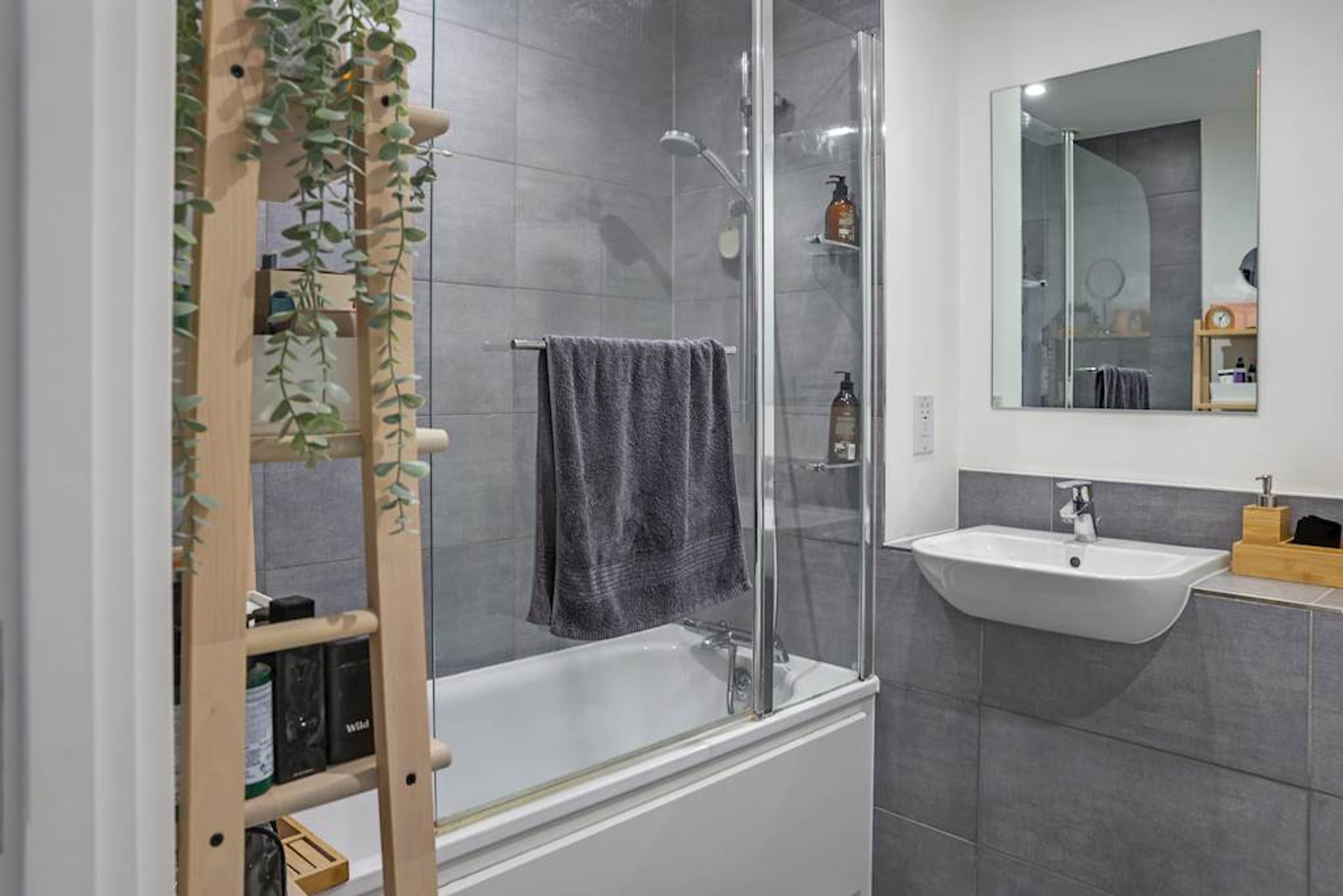 Property photo 6 of 8 for Drummond House, 11 Victory Parade