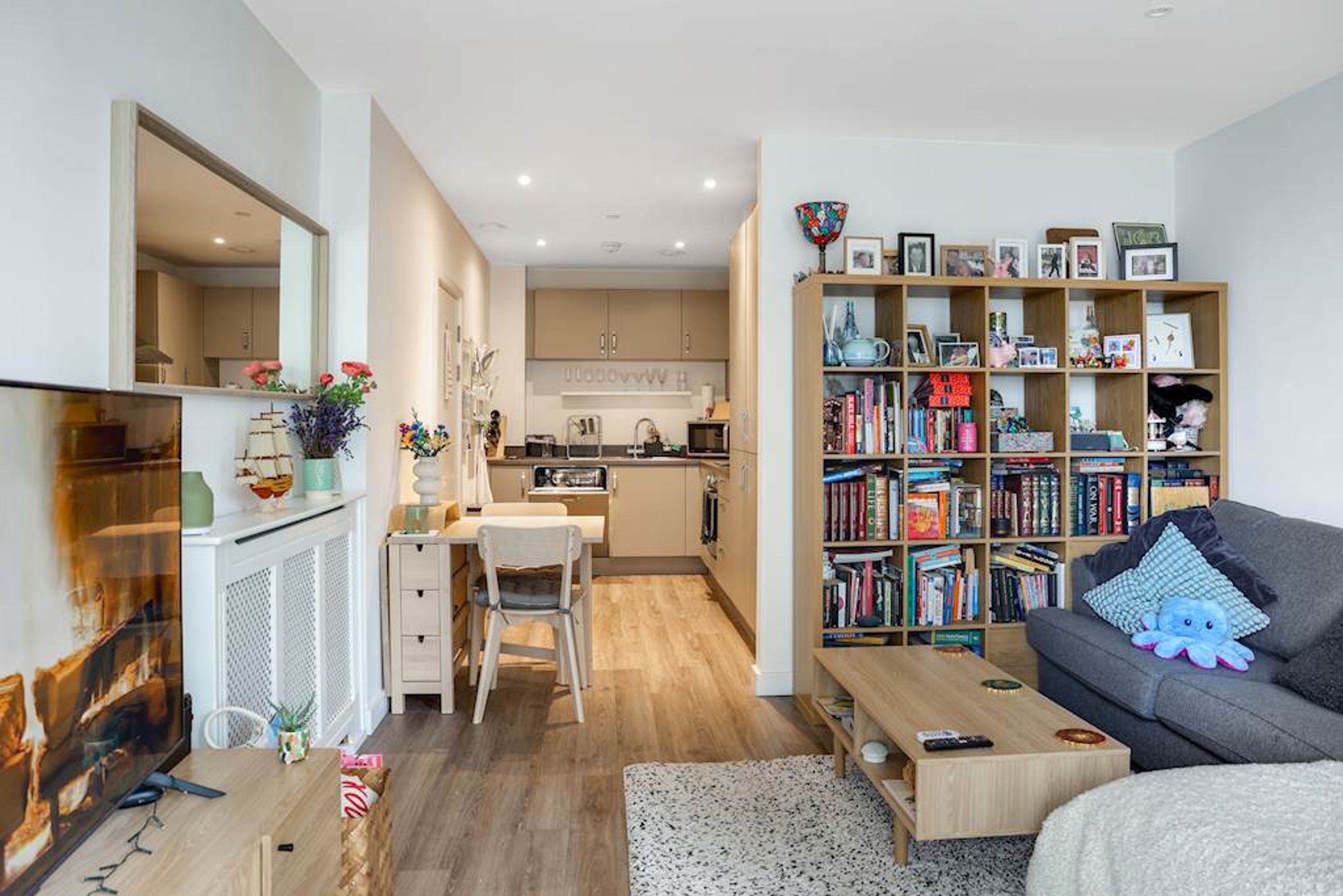 Property photo 1 of 8 for Drummond House, 11 Victory Parade