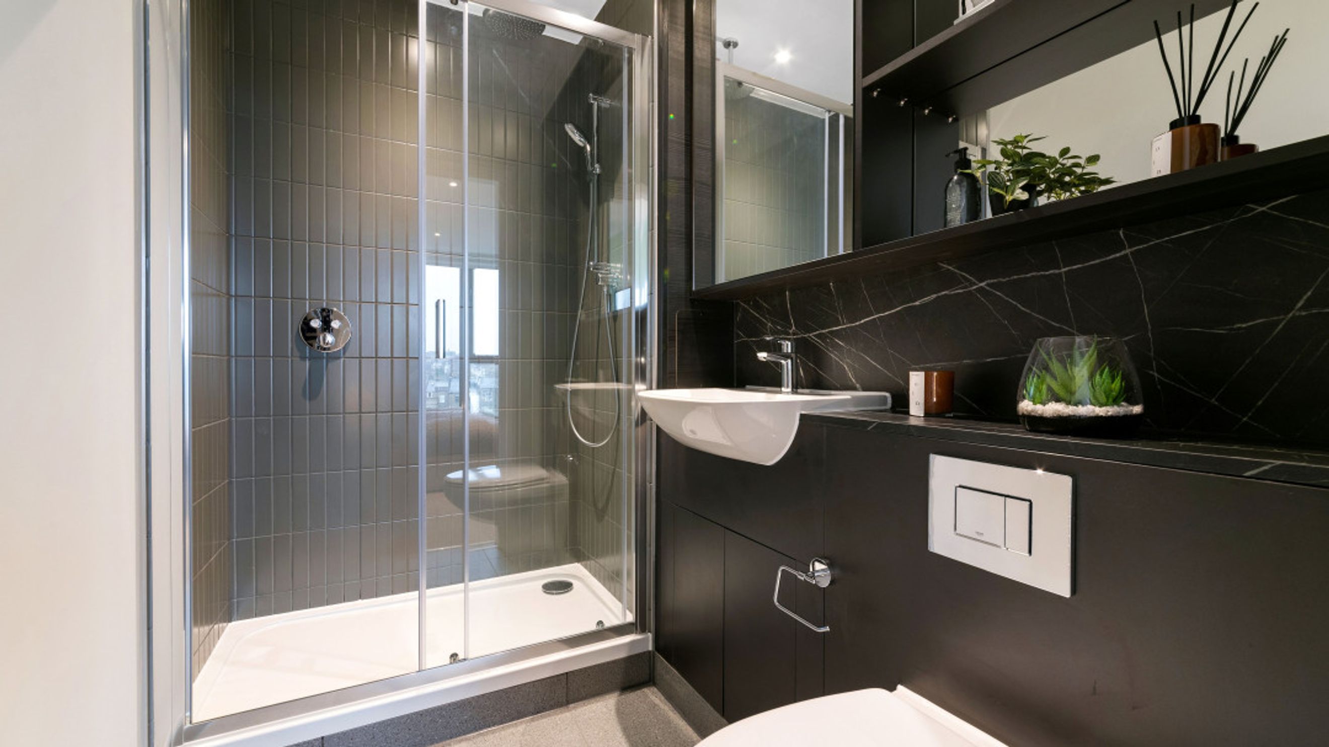 Property photo 18 of 21 for 5 Railway Walk, Wandsworth