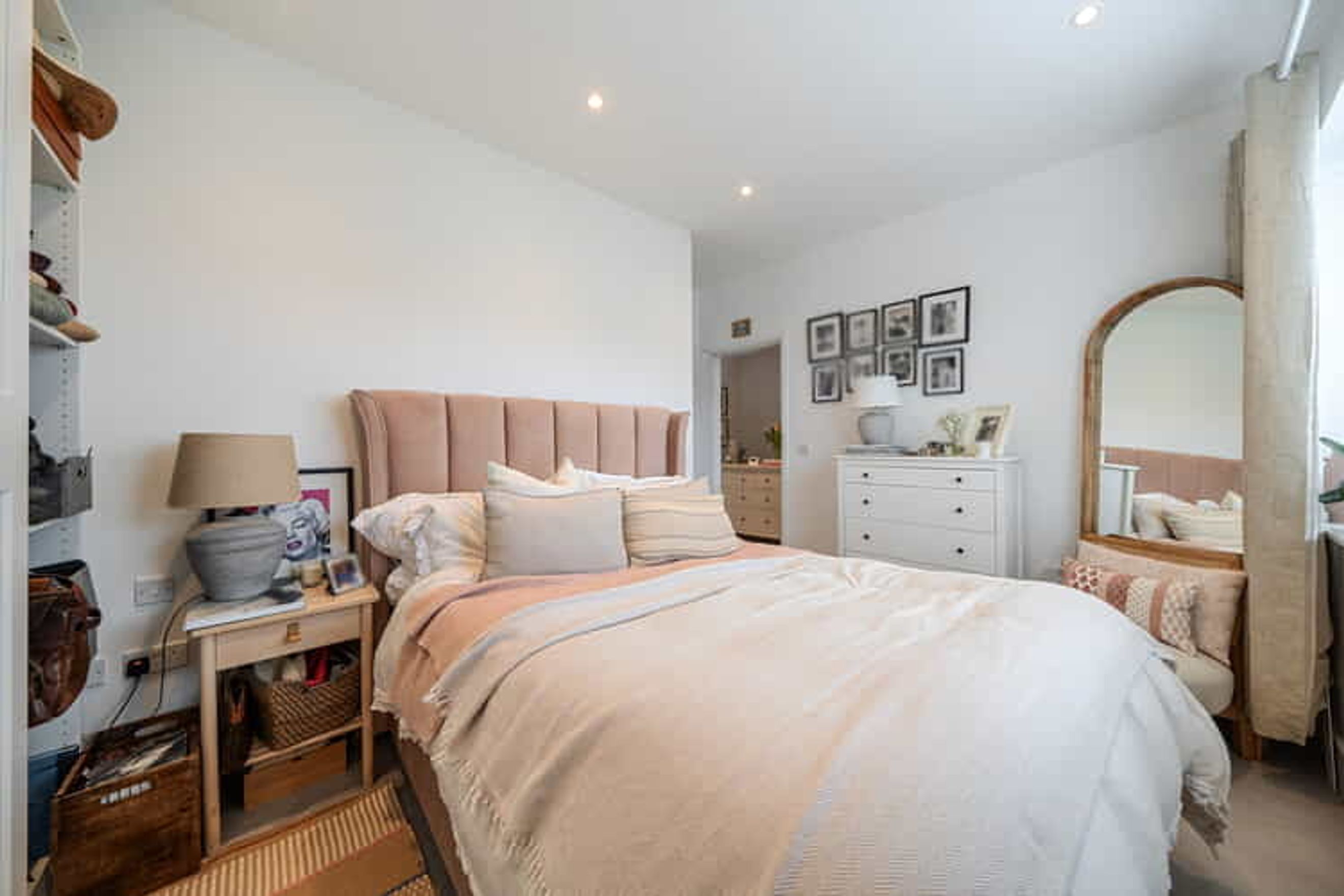 Property photo 9 of 19 for Ellis Road, Coulsdon