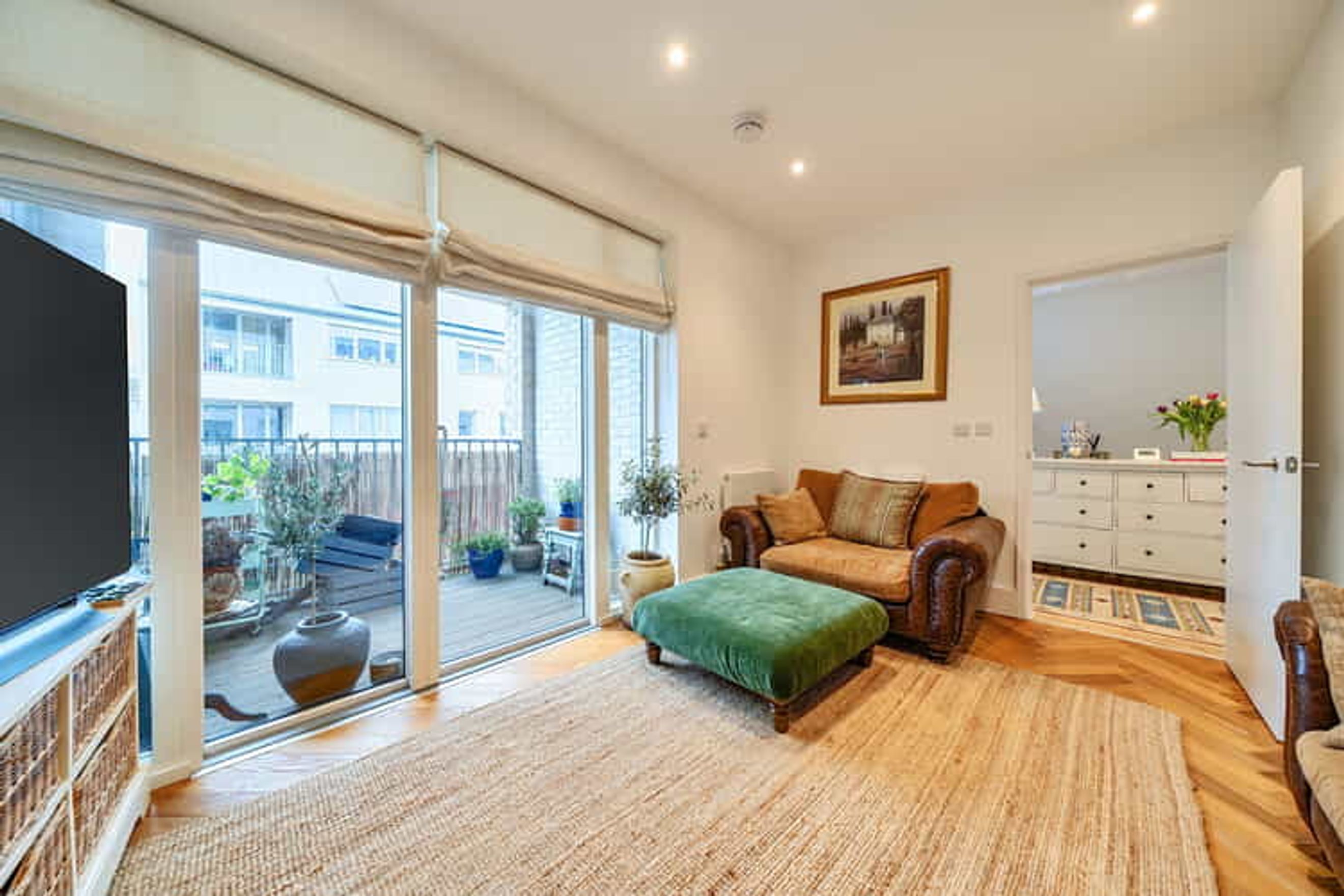 Property photo 3 of 19 for Ellis Road, Coulsdon