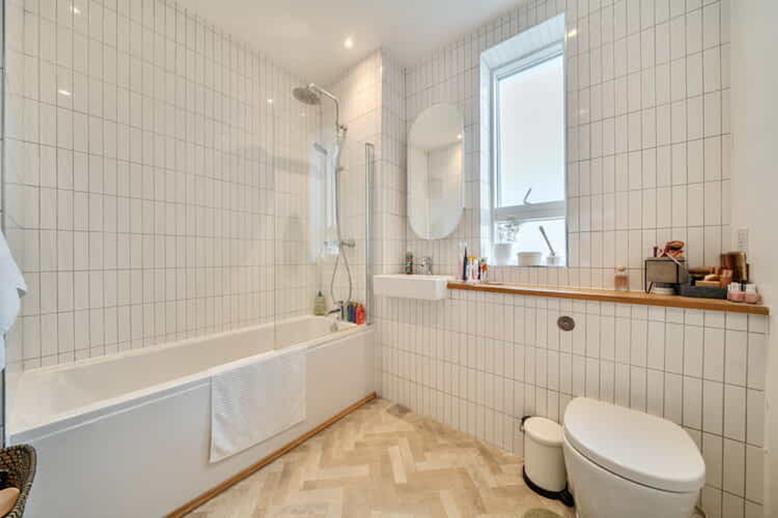 Property photo 13 of 19 for Ellis Road, Coulsdon