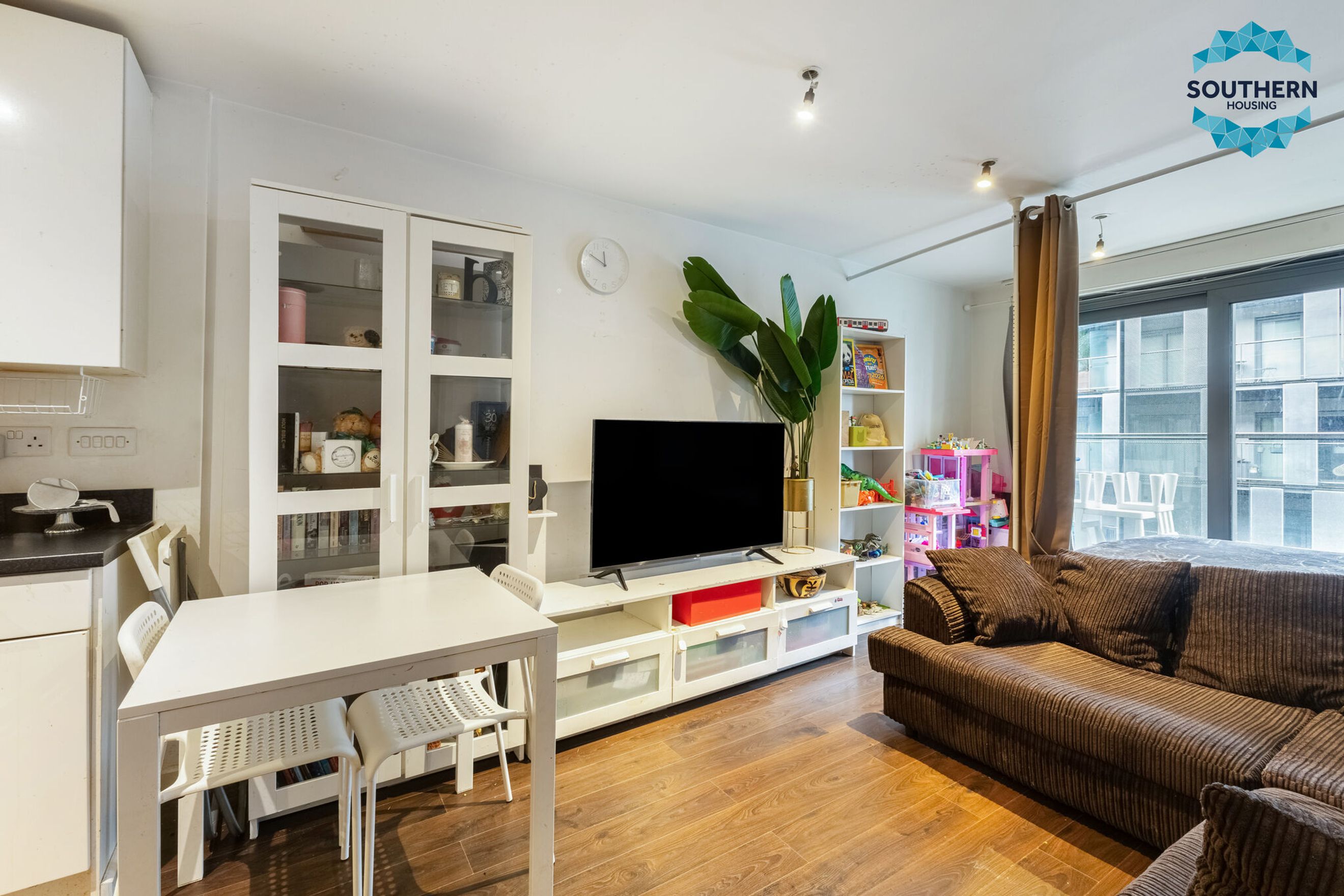 Property photo 7 of 24 for FLAT 305 East Carriage House, Royal Carriage Mews