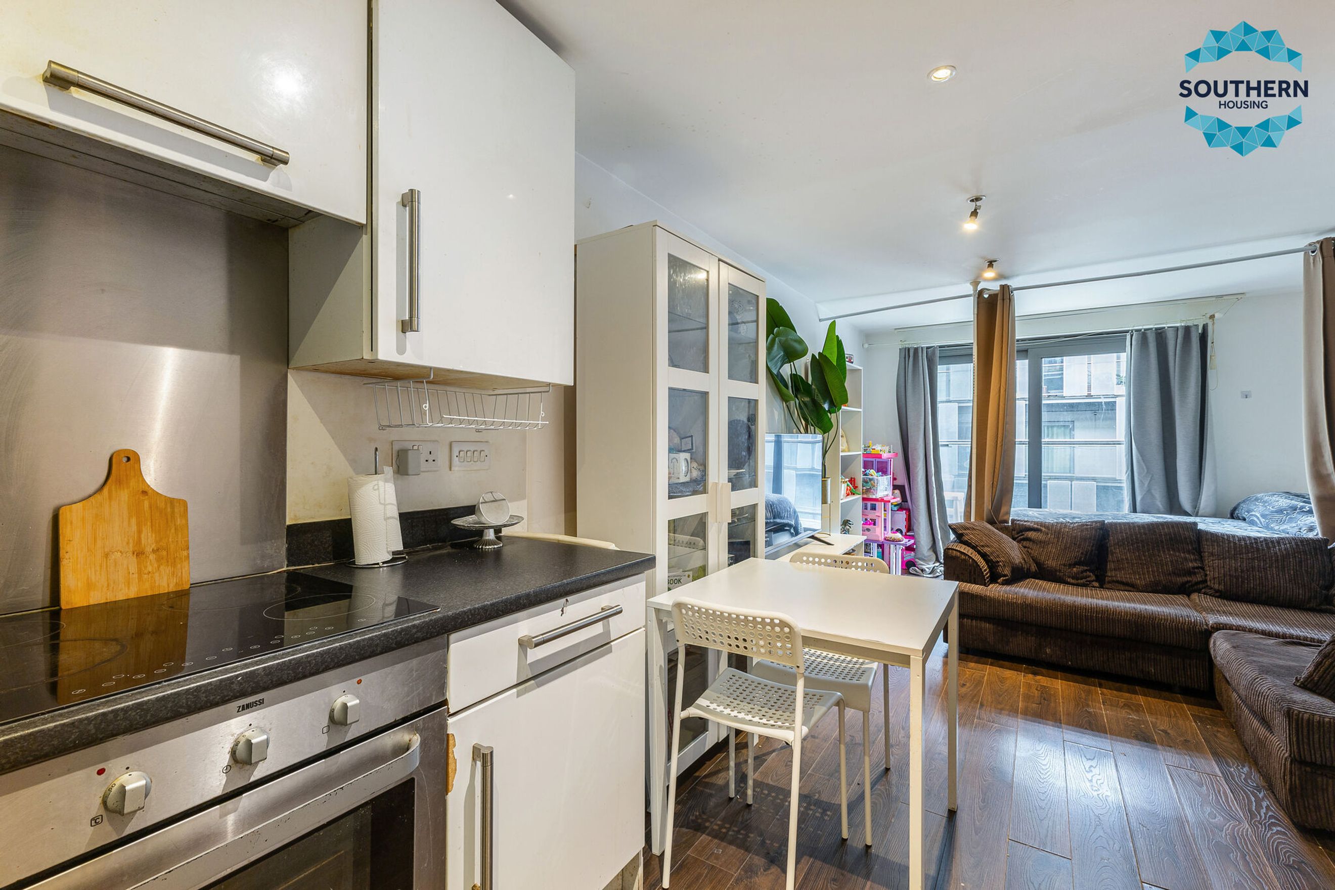 Property photo 9 of 24 for FLAT 305 East Carriage House, Royal Carriage Mews