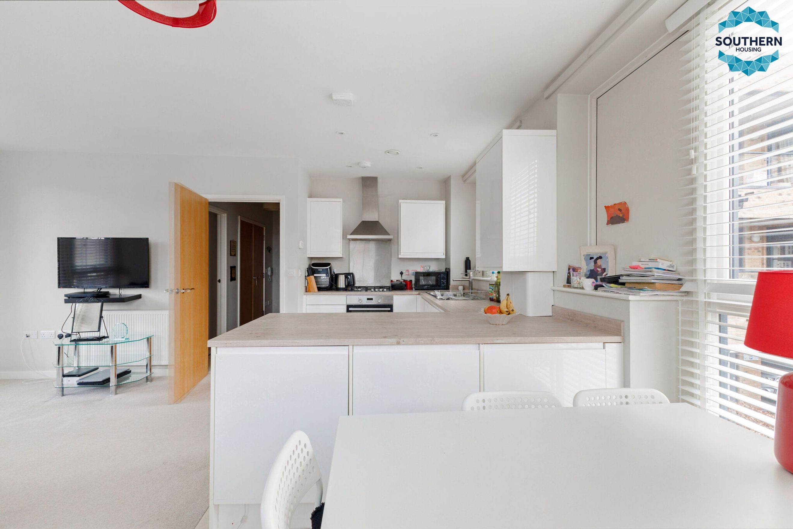 Property photo 5 of 12 for FLAT 4, 17 Station Approach Road