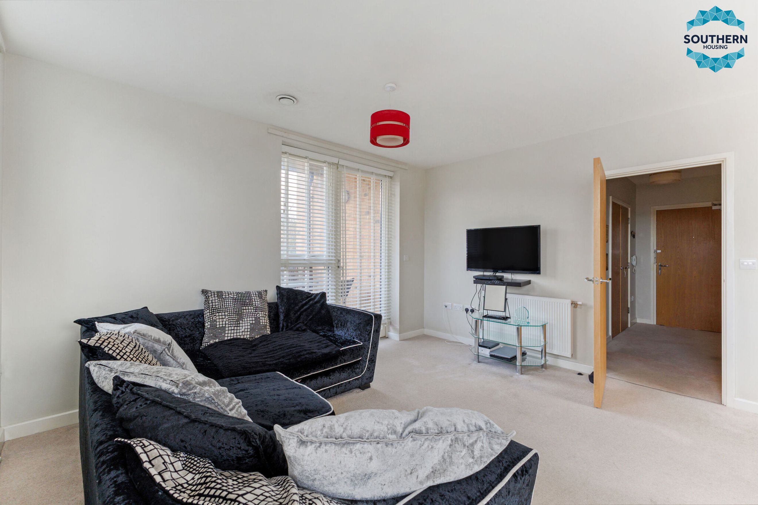 Property photo 3 of 12 for FLAT 4, 17 Station Approach Road