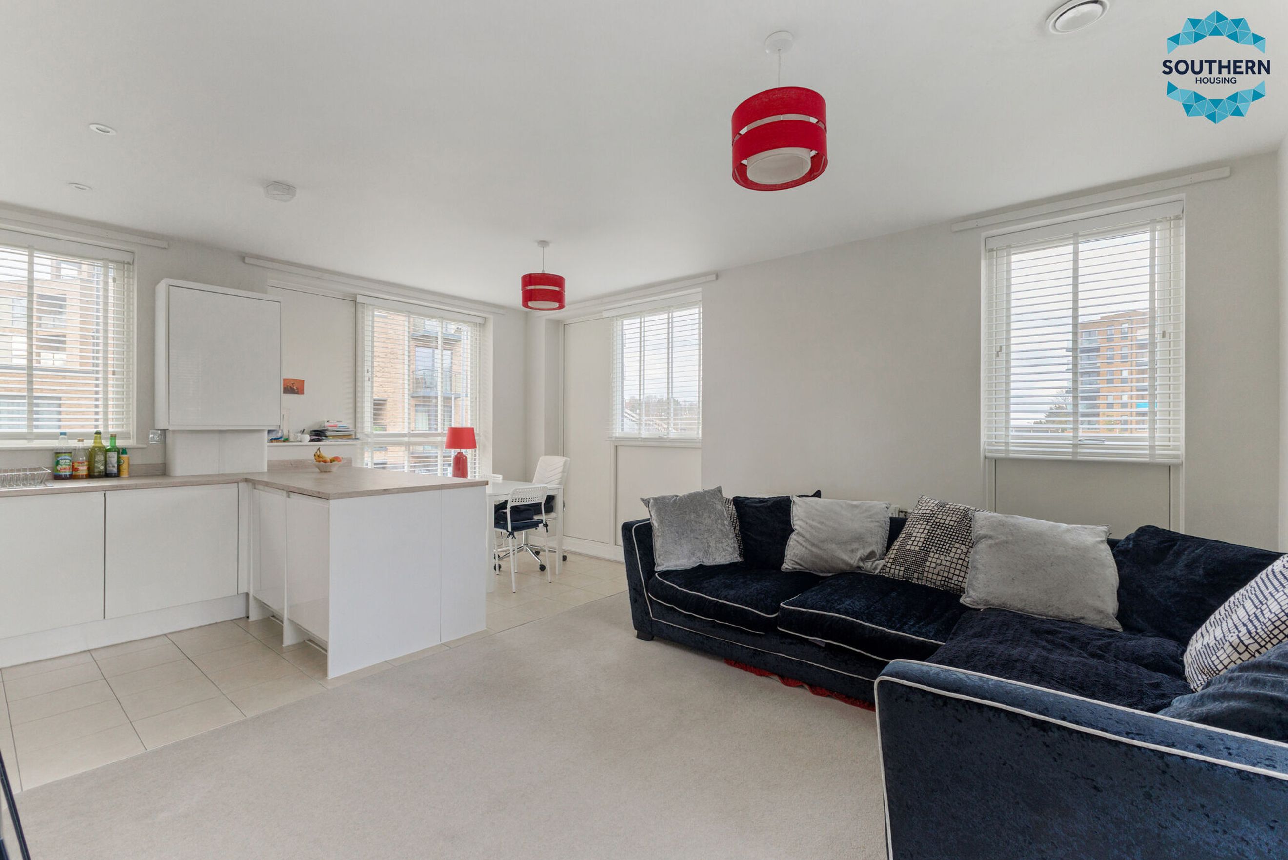 Property photo 2 of 12 for FLAT 4, 17 Station Approach Road