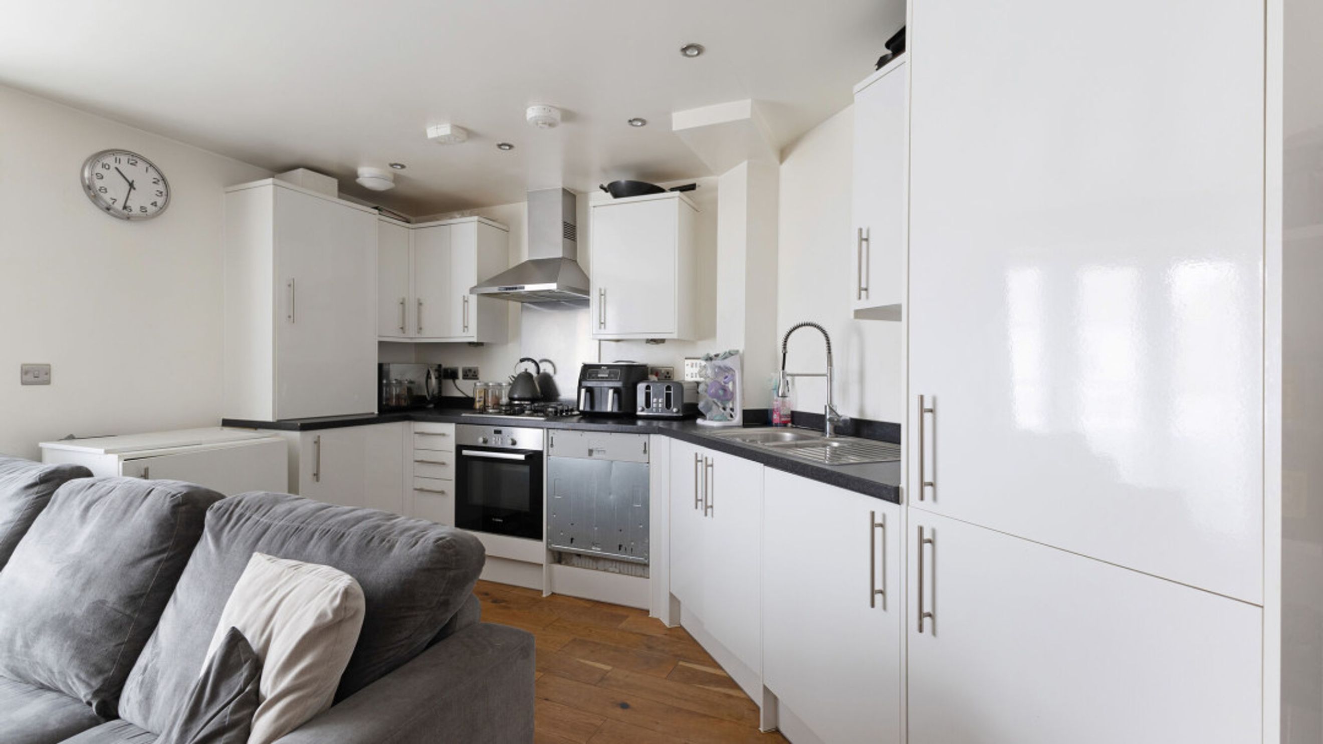 Property photo 9 of 39 for FLAT 4 Charlotte Court, 22B Bishops Road, Croydon, Surrey,  