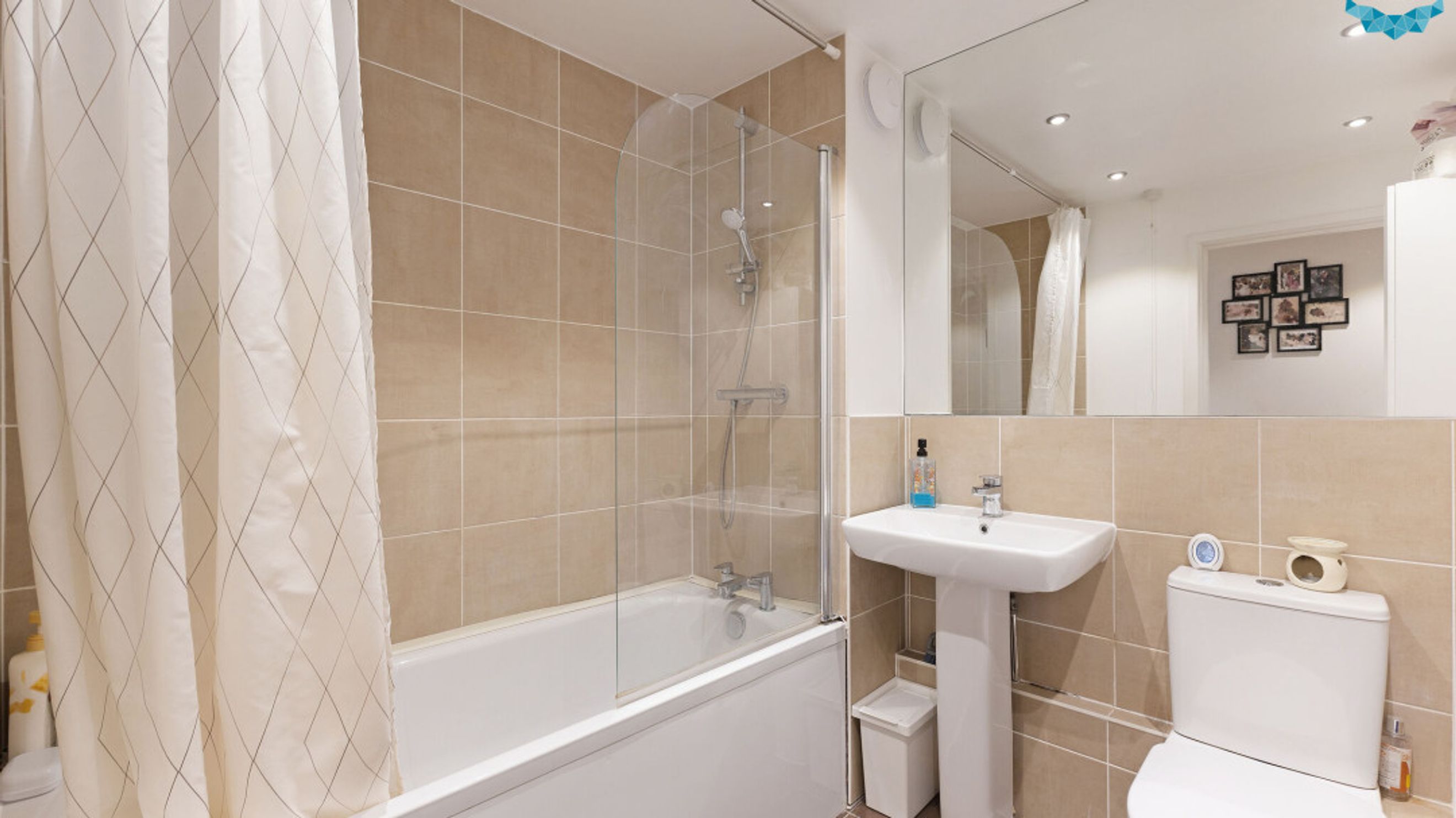 Property photo 16 of 39 for FLAT 4 Charlotte Court, 22B Bishops Road, Croydon, Surrey,  