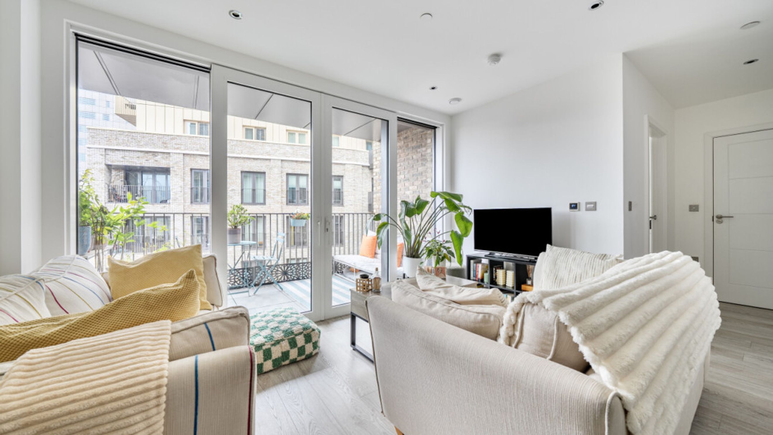 Property photo 19 of 36 for Georgette, Apartments, 4 Cendal Crescent, London,  