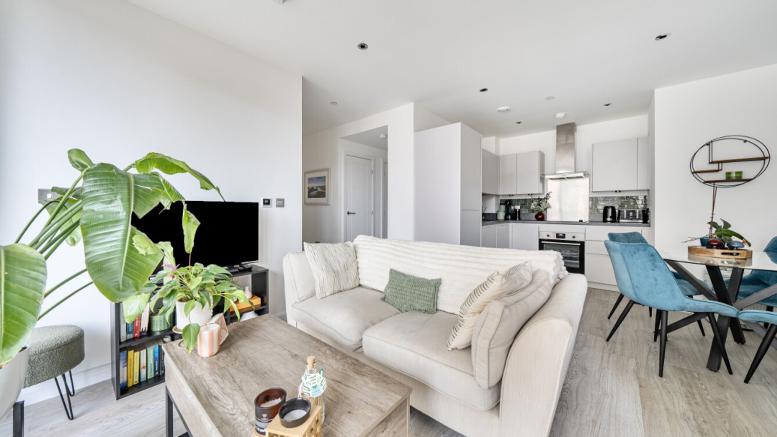 Property photo 22 of 36 for Georgette, Apartments, 4 Cendal Crescent, London,  