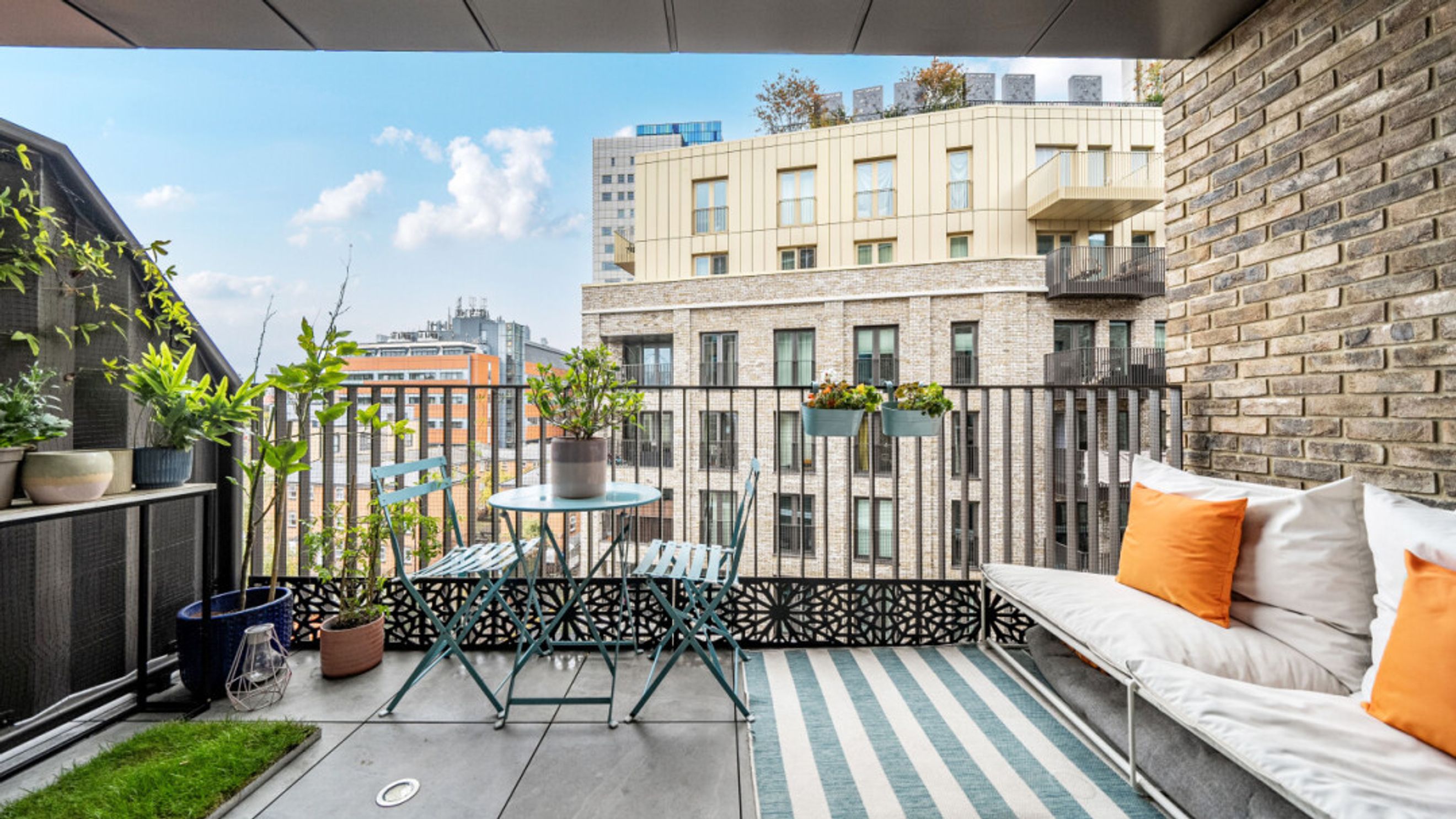 Property photo 11 of 36 for Georgette, Apartments, 4 Cendal Crescent, London,  