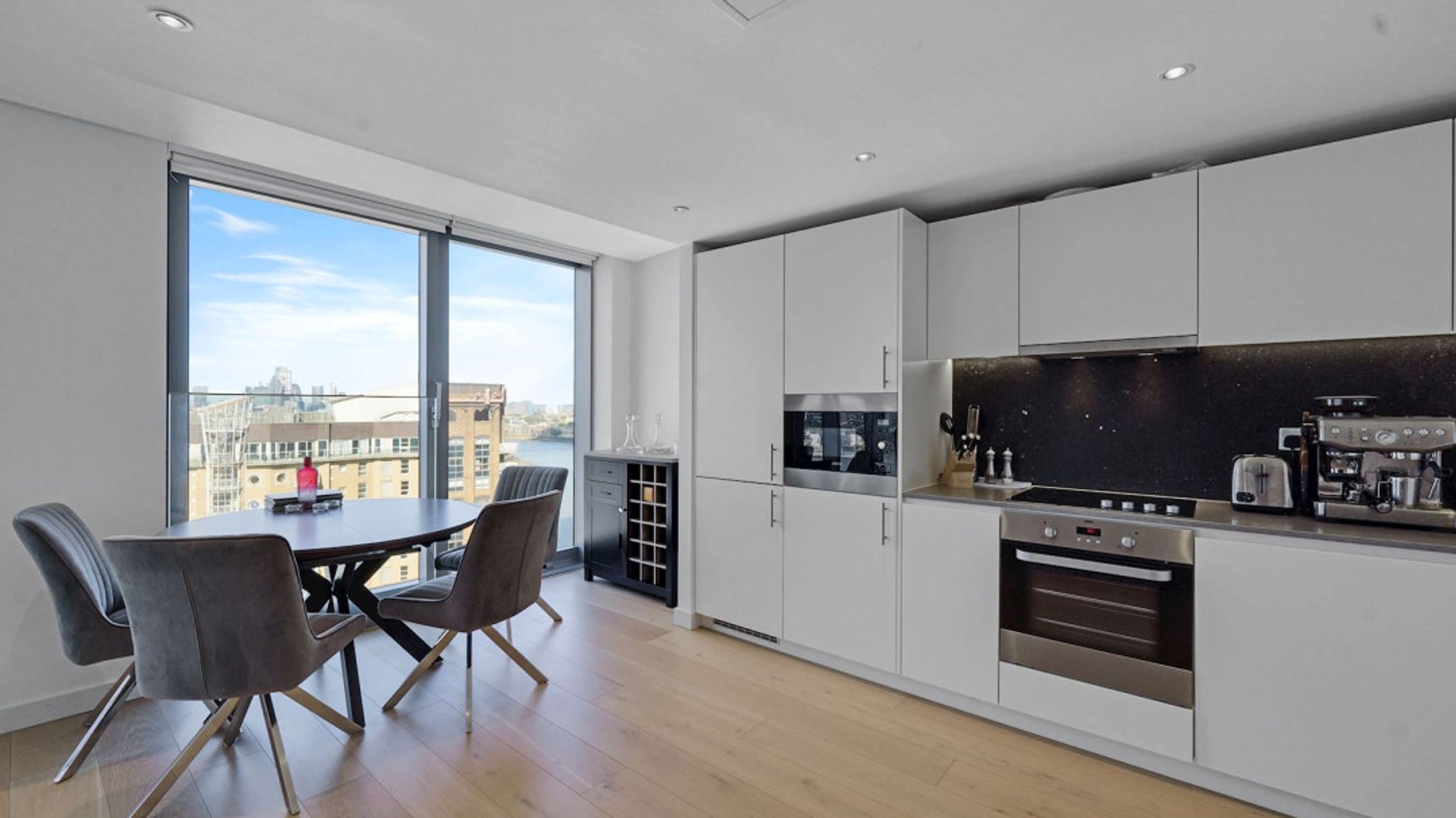 Property photo 4 of 17 for London, London,  