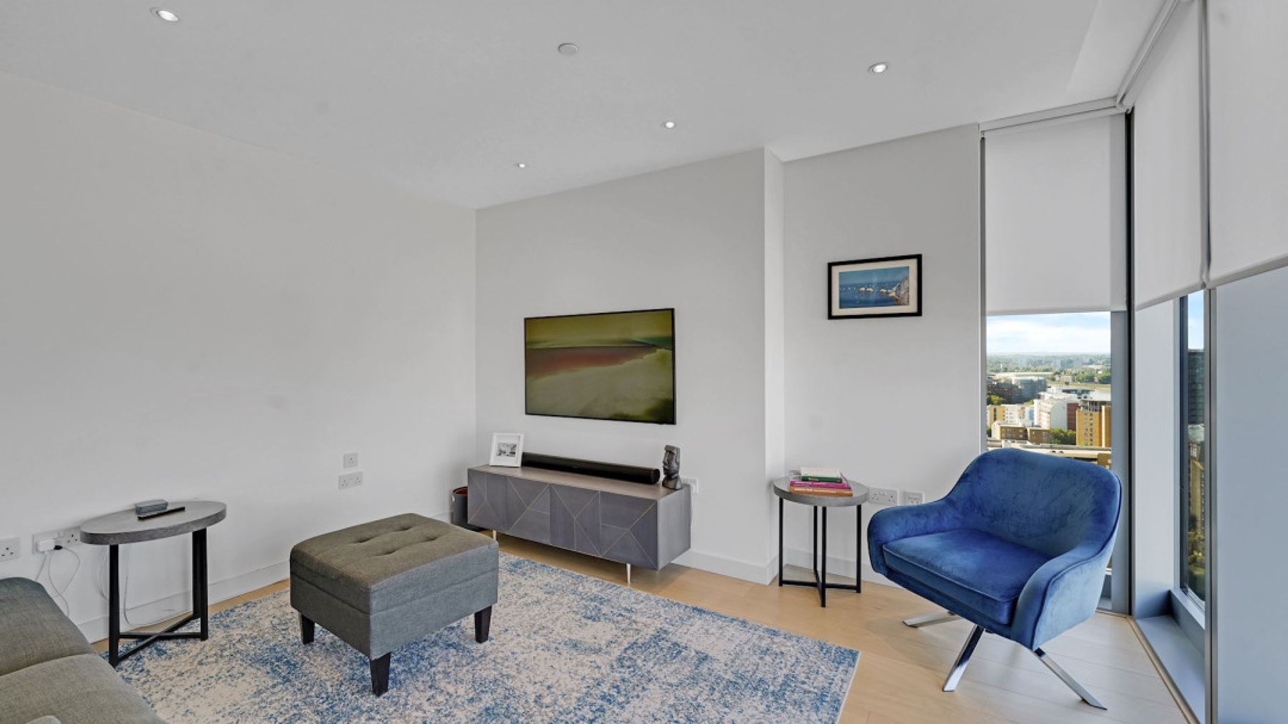 Property photo 6 of 17 for London, London,  