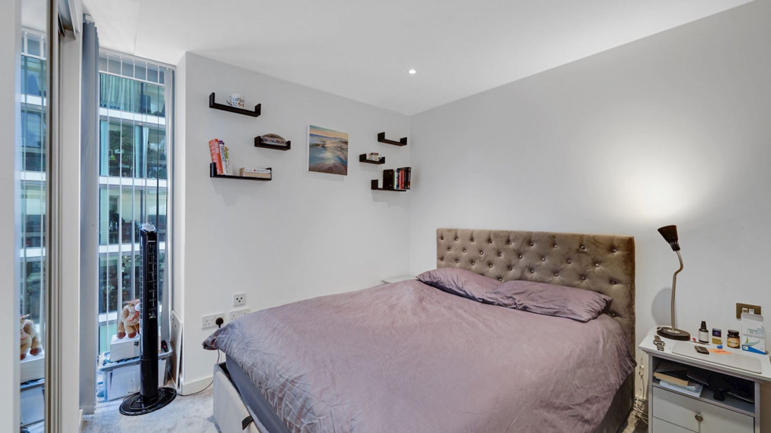 Property photo 10 of 17 for London, London,  