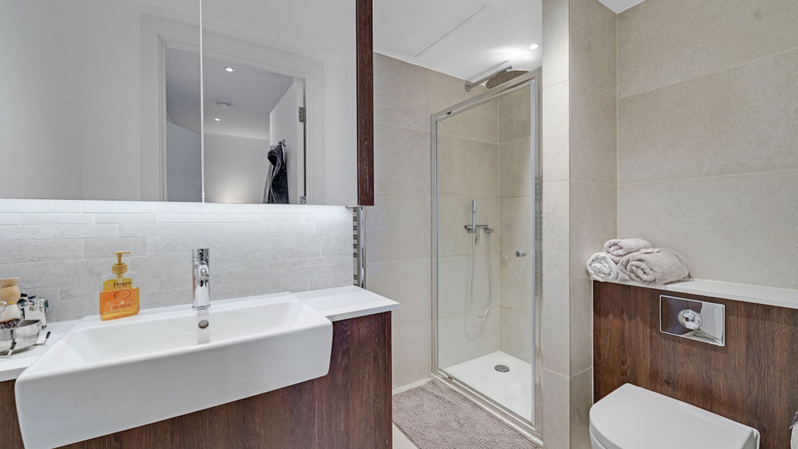 Property photo 12 of 17 for London, London,  