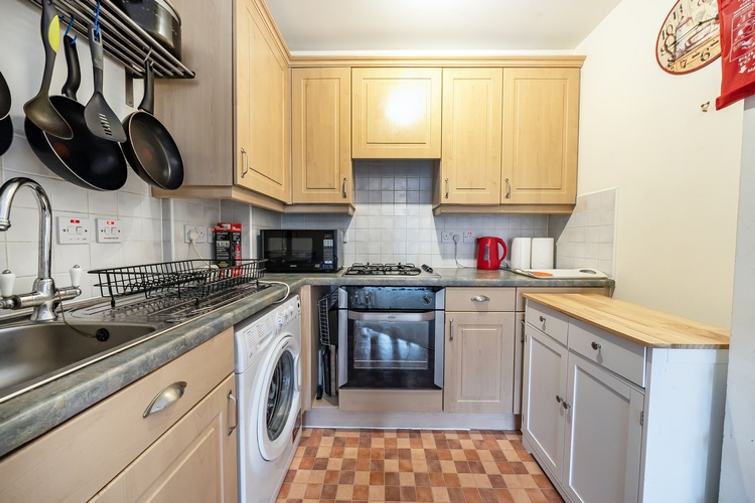 Property photo 7 of 15 for Charman House, 2 Bristowe Close